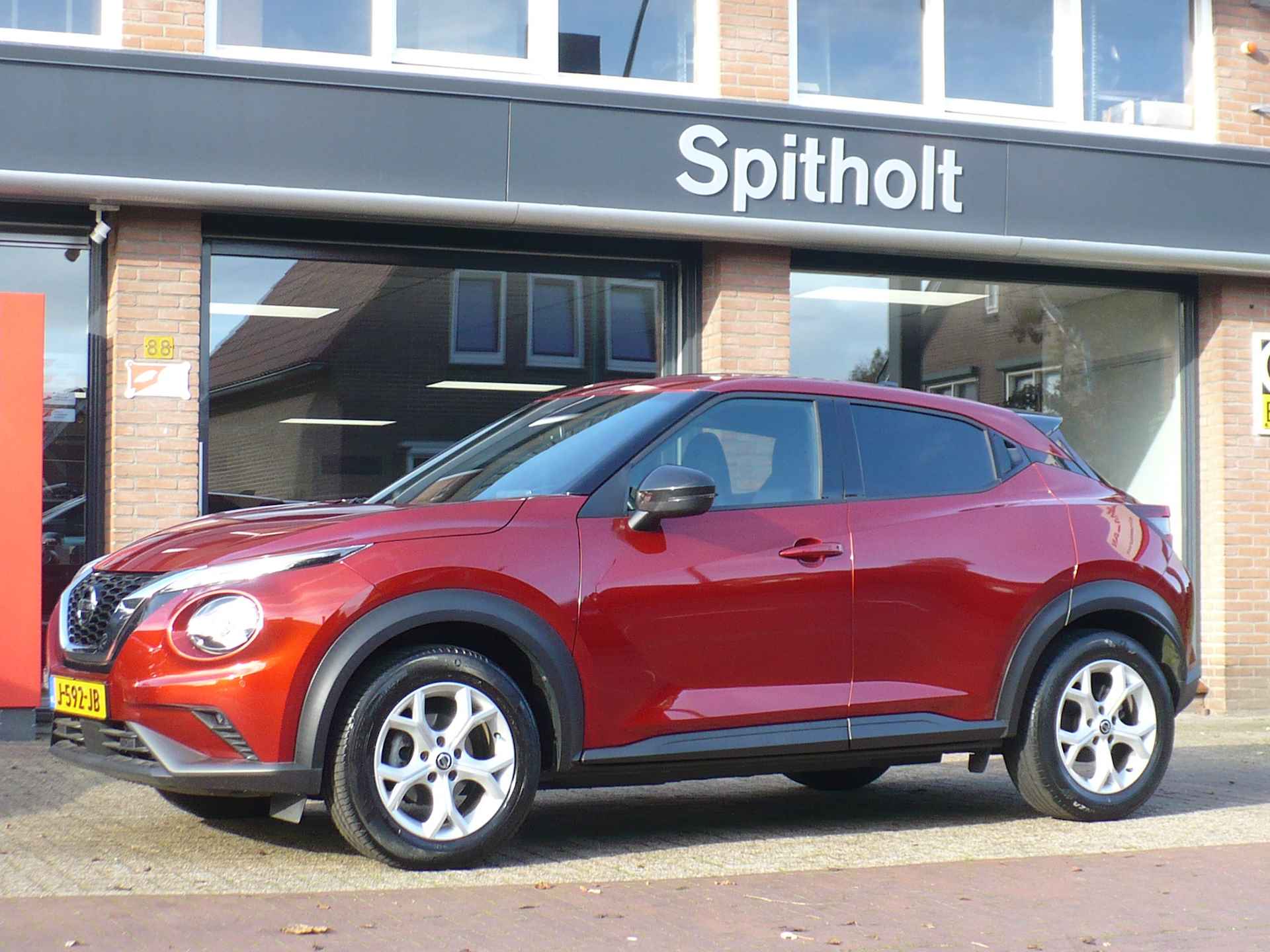 Nissan Juke 1.0 DIG-T N-Connecta 117pk Navi - 2/25