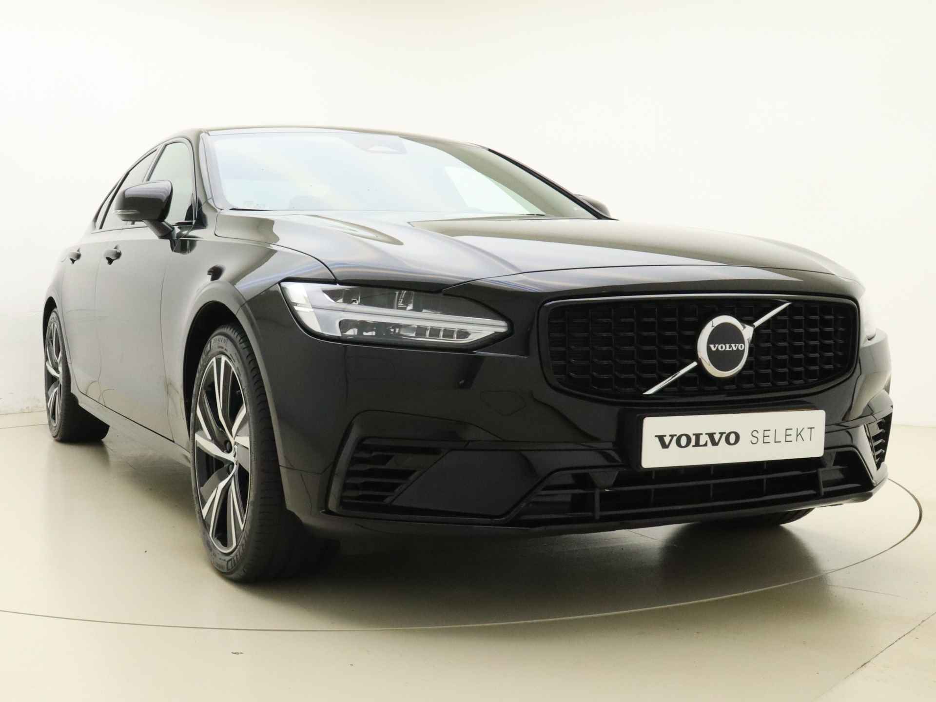 Volvo S90 T8 455pk AWD R-Design / Elek Sportstoelen / 19 inch / Google / Dubbel glas / Lederen dashboard / Stoelverwarming / Getint glas /  Adaptieve cruise / - 21/38