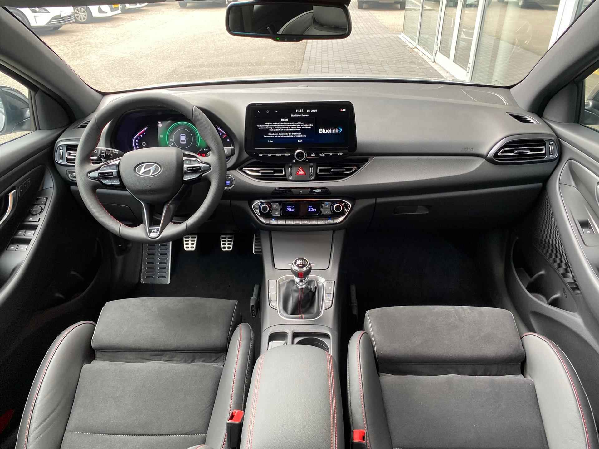 Hyundai I30 Wagon 1.5 T-GDI 48V 160pk N-Line | Demo | Navigatie | Stoelverwarming | Parkeersensoren  | Sportstoelen - 15/32