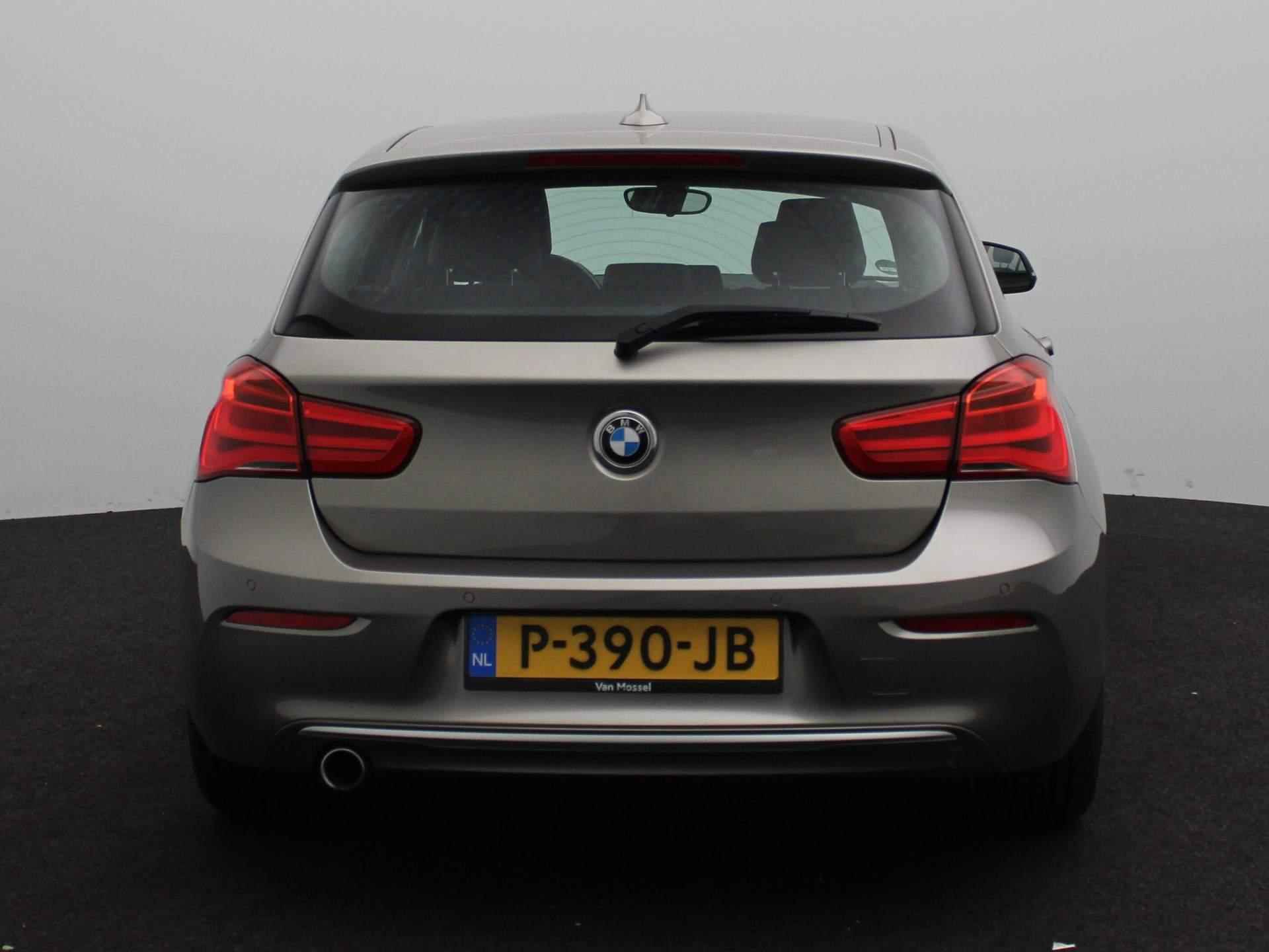 BMW 1-serie 5drs. 116d Urban Line | Navi | Leder | Led koplampen | 18'' Sportvelgen | Cruise Control | - 5/25