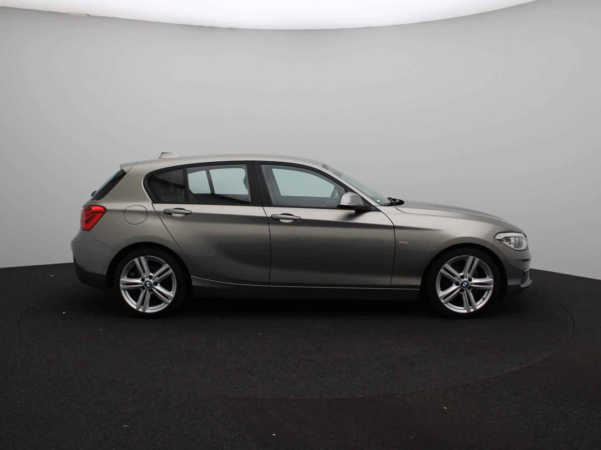 BMW 1-serie 5drs. 116d Urban Line | Navi | Leder | Led koplampen | 18'' Sportvelgen | Cruise Control | - 6/25