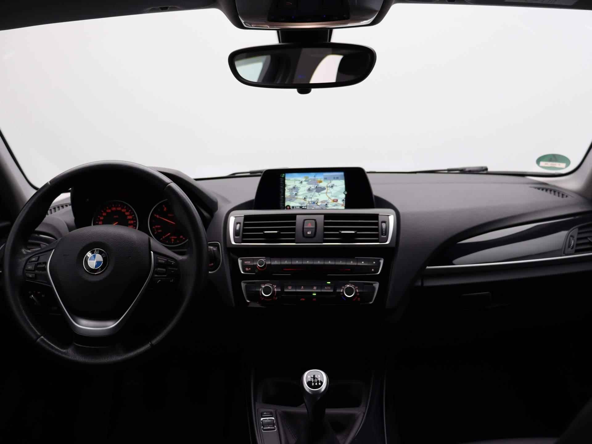 BMW 1-serie 5drs. 116d Urban Line | Navi | Leder | Led koplampen | 18'' Sportvelgen | Cruise Control | - 7/25