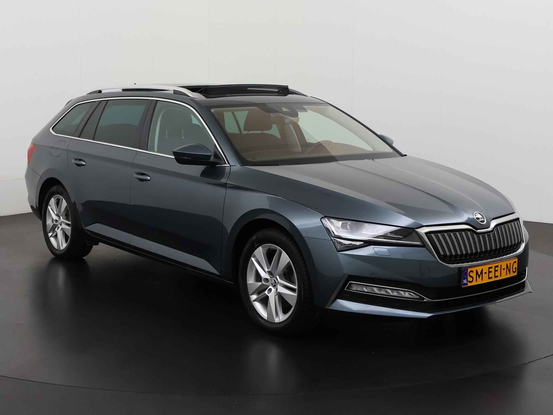 Skoda Superb Combi 1.4 TSI iV Style | Virtual Cockpit | Trekhaak | Panoramadak | Sound Canton | Zondag Open! - 30/49