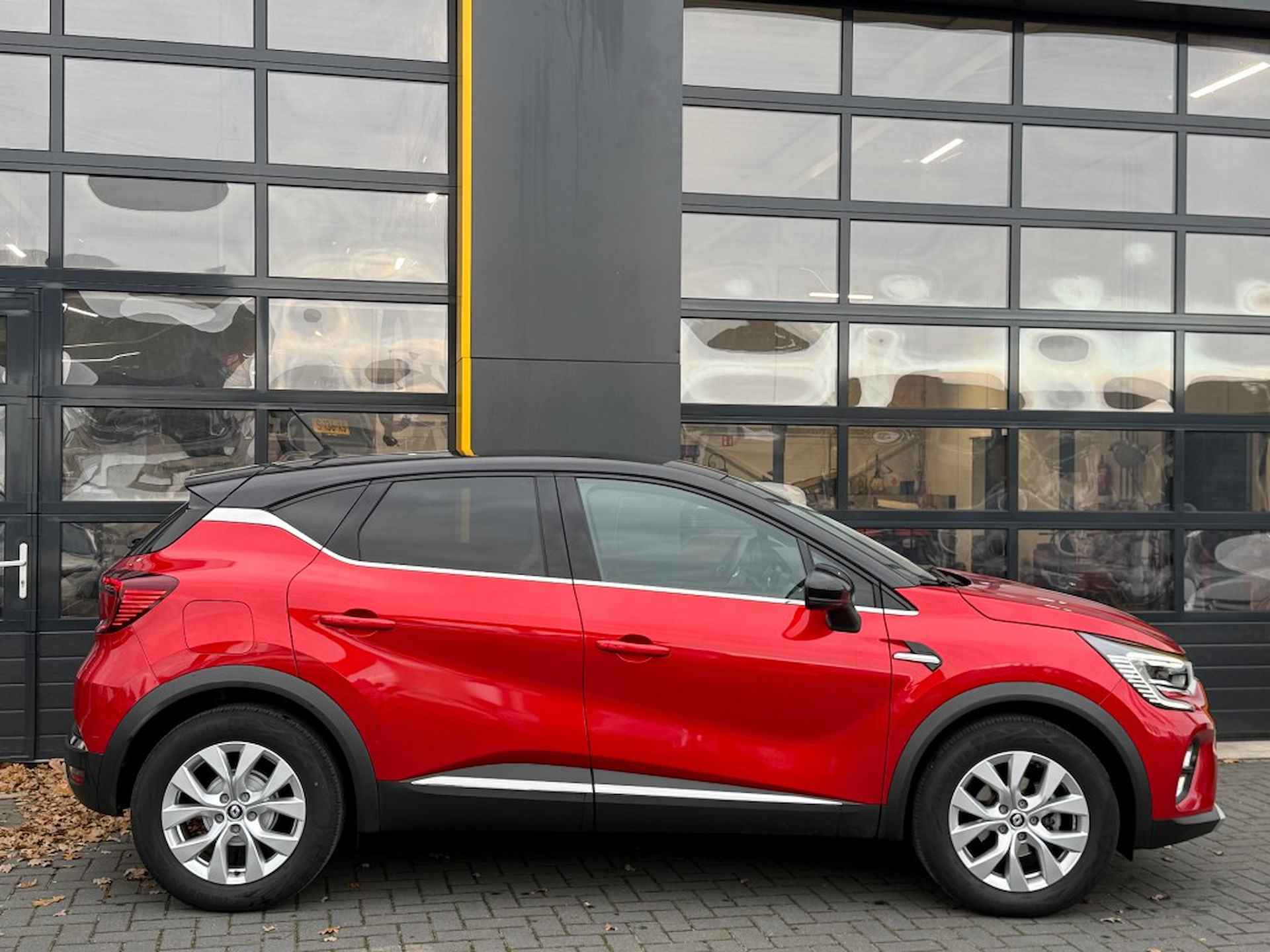 RENAULT Captur 1.0 TCe 90 Intens Navi. Camera. - 2/32