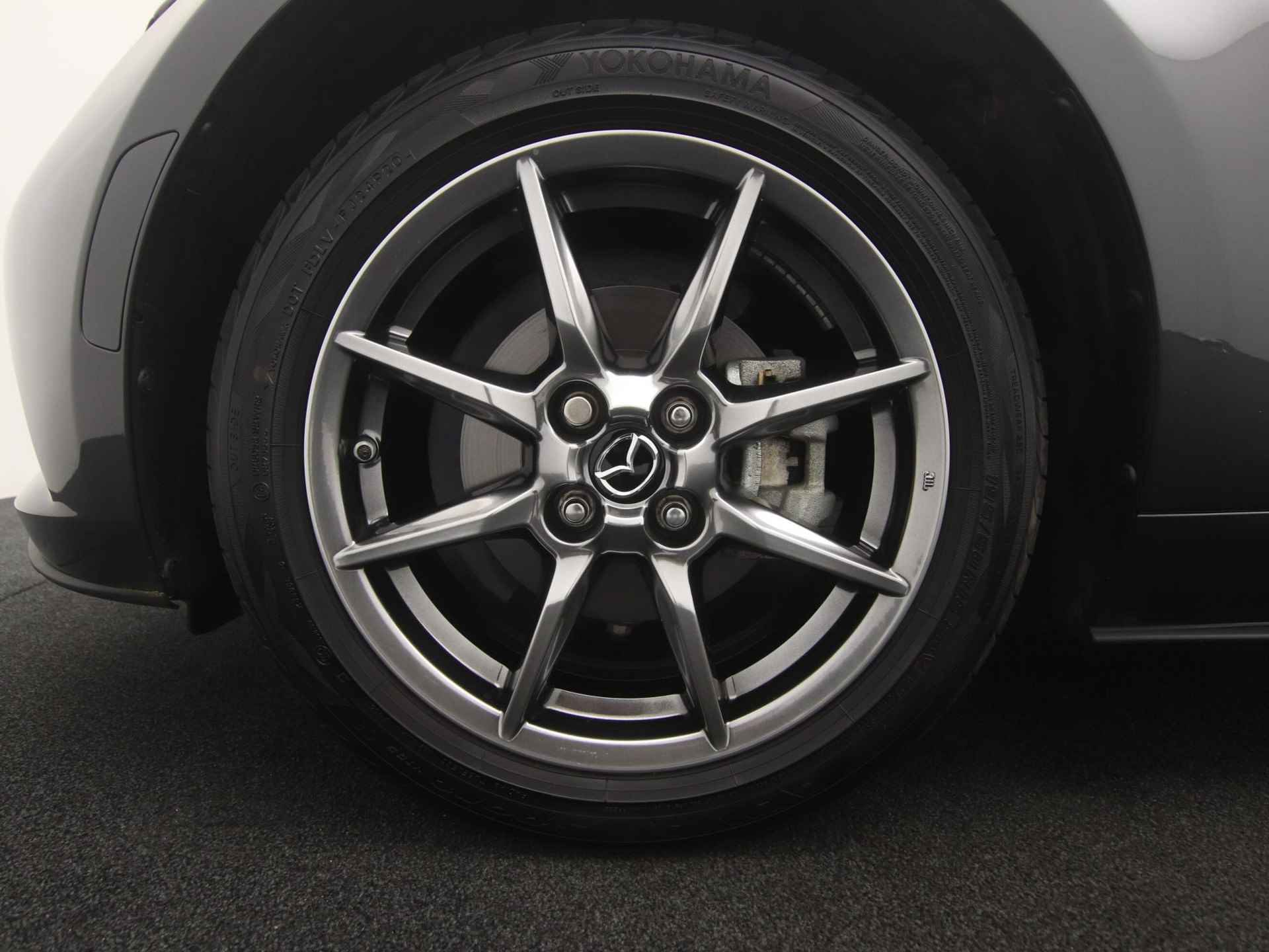 Mazda MX-5 Roadster 1.5 SkyActiv-G Luxury : dealer onderhouden - 18/47