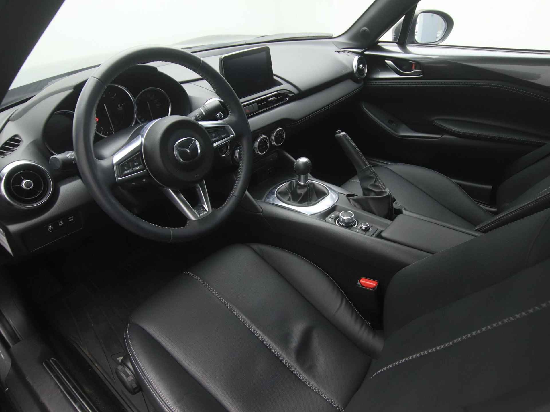 Mazda MX-5 1.5 SkyActiv-G Roadster Luxury : dealer onderhouden - 24/47