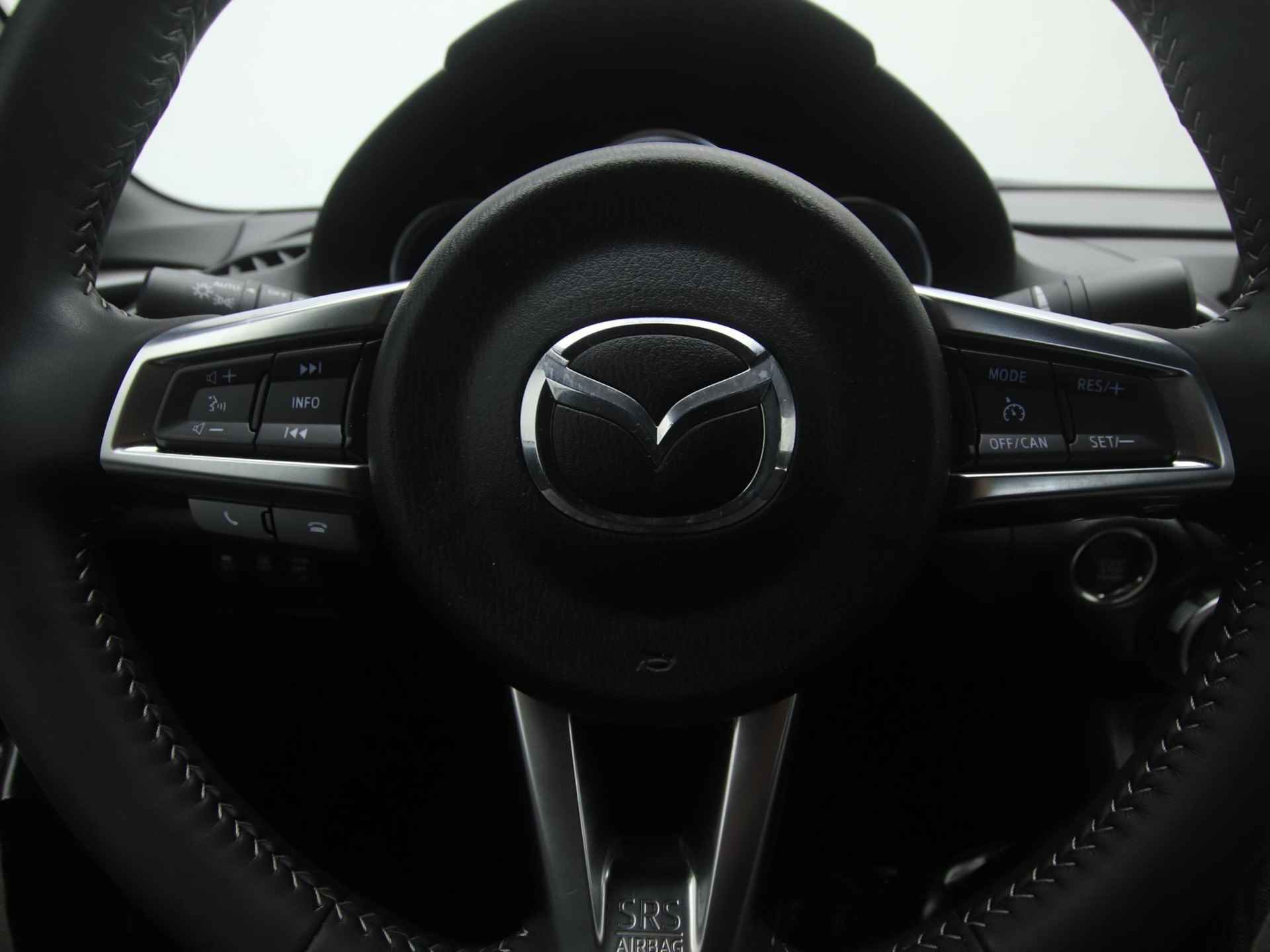 Mazda MX-5 1.5 SkyActiv-G Roadster Luxury : dealer onderhouden - 25/47