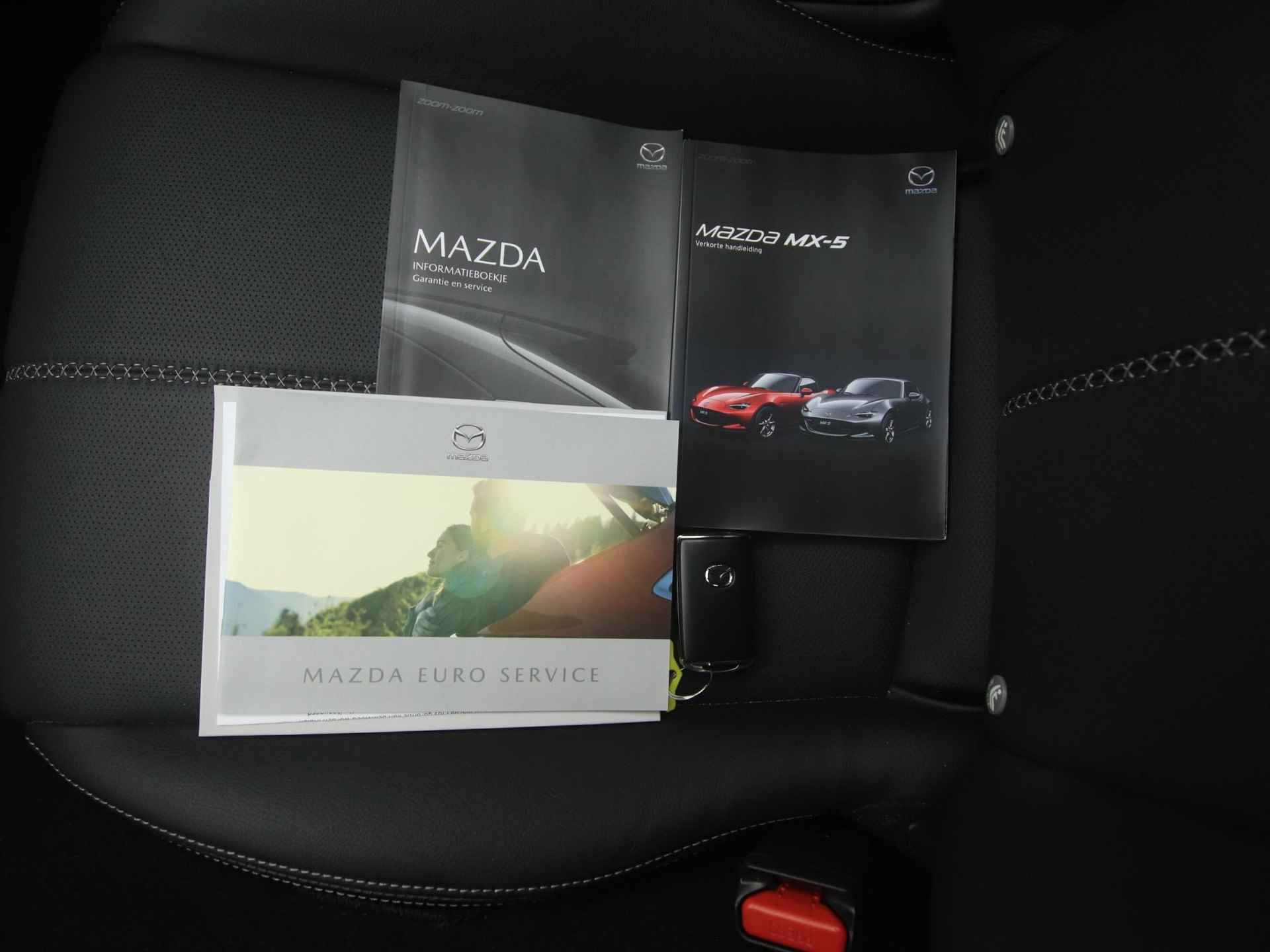 Mazda MX-5 Roadster 1.5 SkyActiv-G Luxury : dealer onderhouden - 40/47