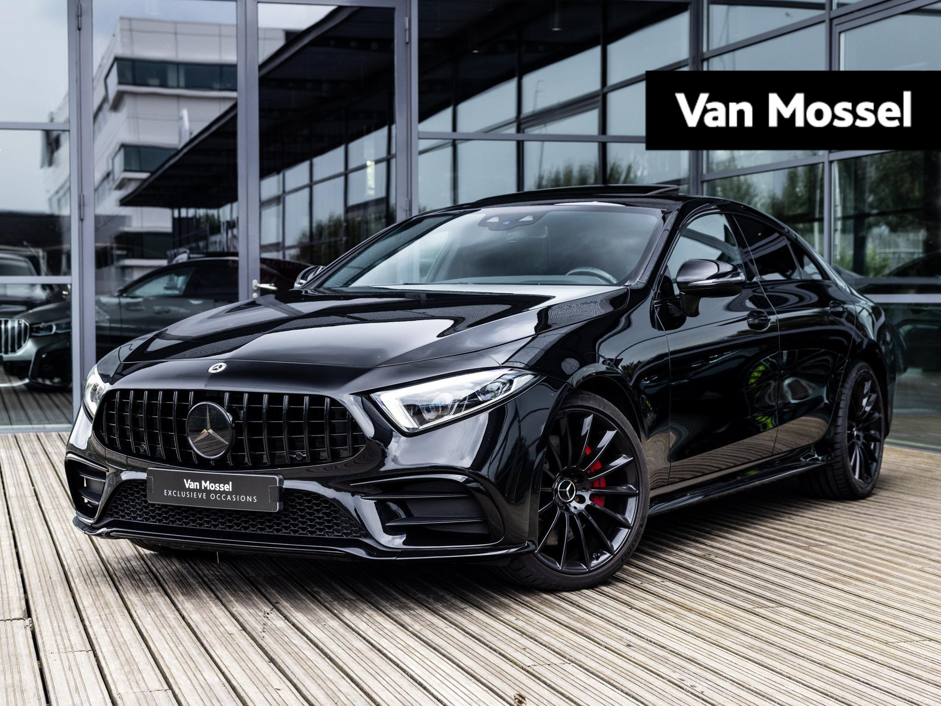 Mercedes-Benz CLS-klasse AMG 53 4MATIC+ Premium Plus | NIGHT PAKKET | BURMESTER | SCHUIF-KANTELDAK | 20 INCH | CARBON INTERIEURLIJSTEN | RIJ-ASSISTENTIE PAKKET | LUCHTVERING | VOLLEDIG MERCEDES ONDERHOUDEN | PANAMERICANA GRILL | STOELVENTILATIE |