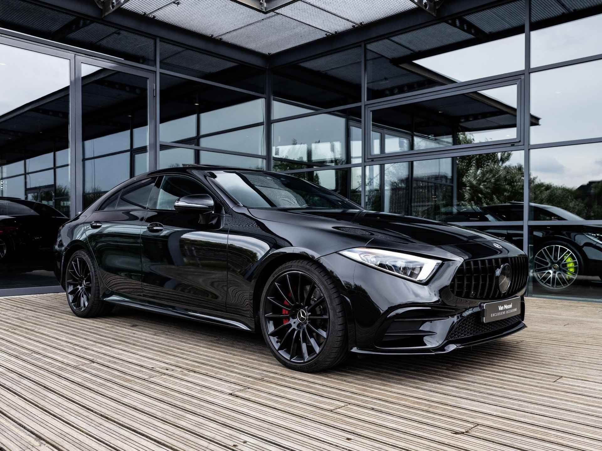 Mercedes-Benz CLS-klasse AMG 53 4MATIC+ Premium Plus | NIGHT PAKKET | BURMESTER | SCHUIF-KANTELDAK | 20 INCH | CARBON INTERIEURLIJSTEN | RIJ-ASSISTENTIE PAKKET | LUCHTVERING | VOLLEDIG MERCEDES ONDERHOUDEN | PANAMERICANA GRILL | STOELVENTILATIE | - 4/51