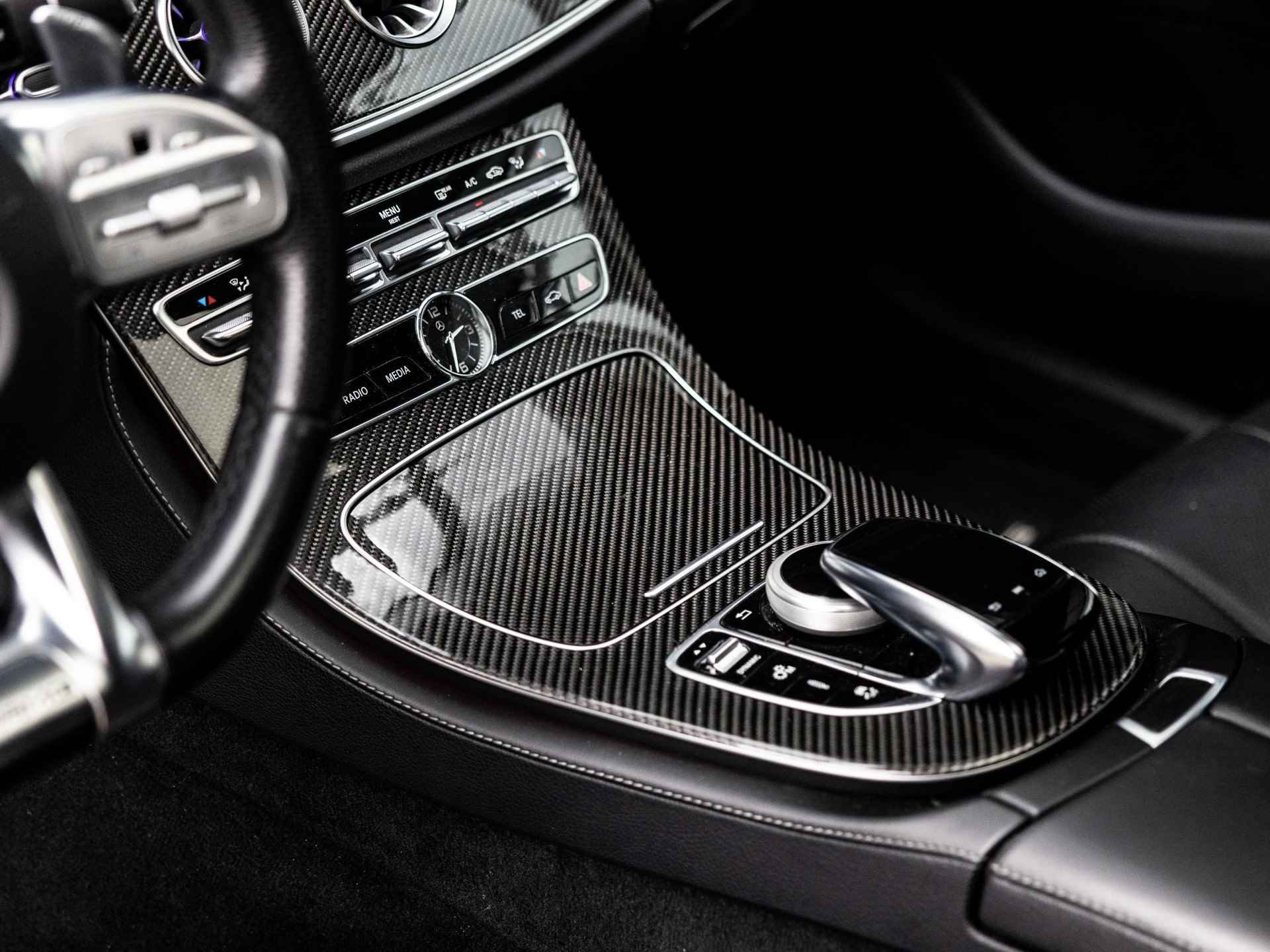 Mercedes-Benz CLS-klasse AMG 53 4MATIC+ Premium Plus | NIGHT PAKKET | BURMESTER | SCHUIF-KANTELDAK | 20 INCH | CARBON INTERIEURLIJSTEN | RIJ-ASSISTENTIE PAKKET | LUCHTVERING | VOLLEDIG MERCEDES ONDERHOUDEN | PANAMERICANA GRILL | STOELVENTILATIE | - 25/51