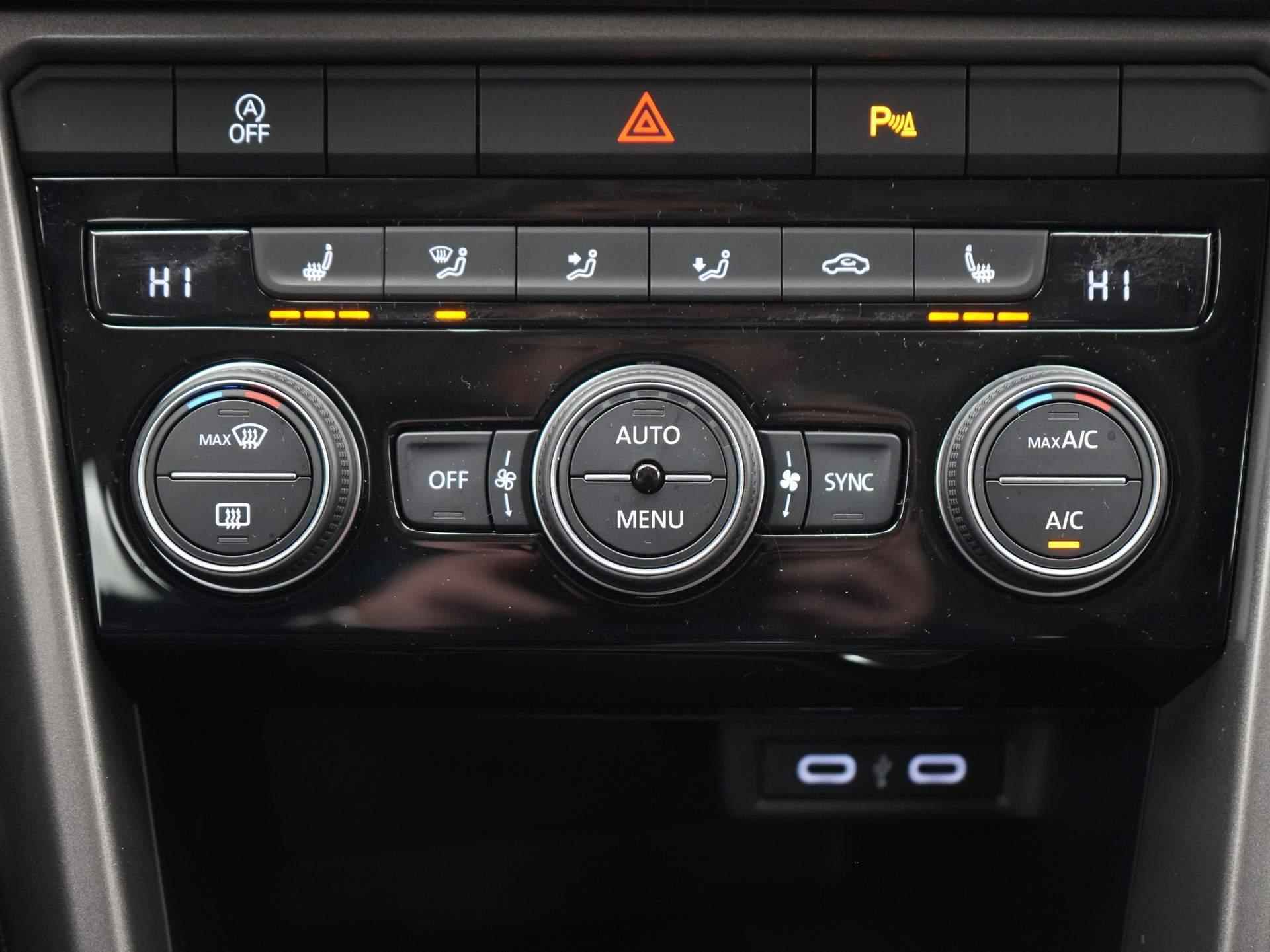 Volkswagen T-Roc 1.0 TSI Style / Trekhaak / Adap. Cruise / Digitale Cockpit / Camera - 28/45