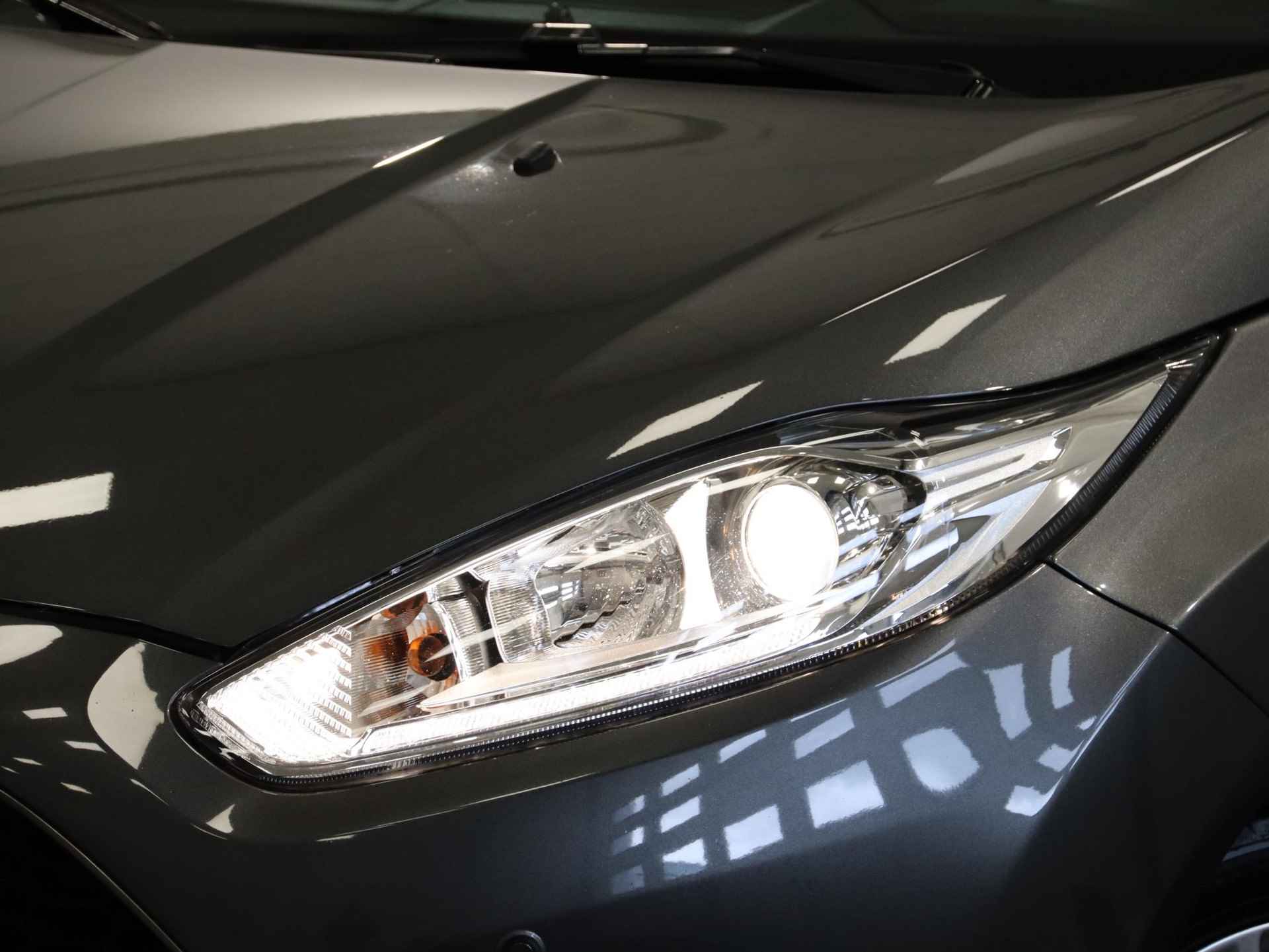 Ford Fiesta 1.0 Style Ultimate | 5-deurs | Airco | Cruise Control | Parkeersensoren V + A | Bluetooth | Navigatie | Lichtmetalen Velgen | Magnetic - 26/28