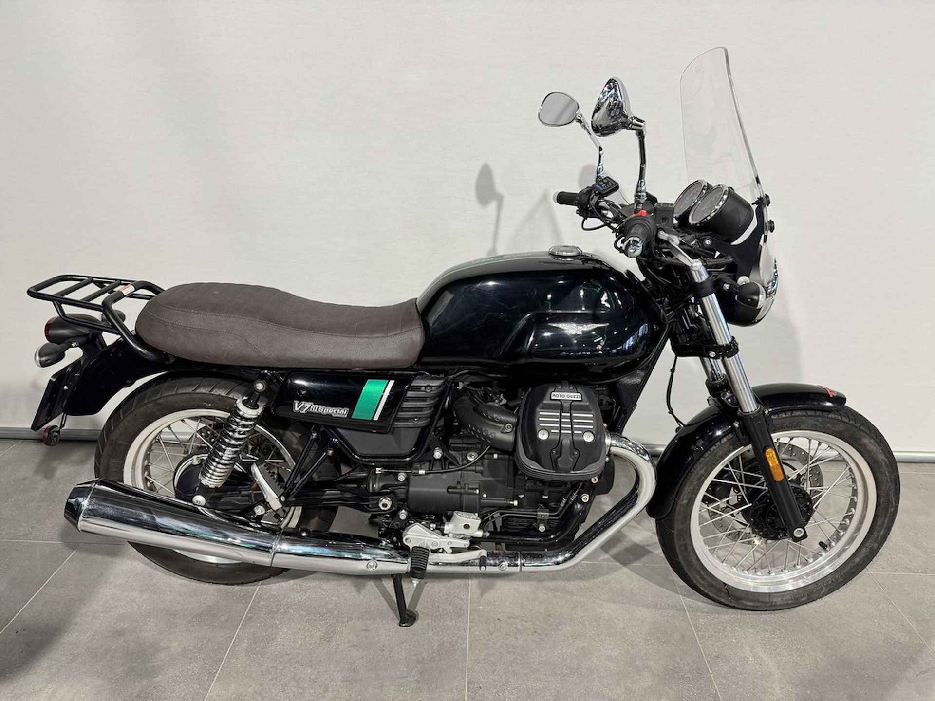 Moto Guzzi V7 SPECIAL - 1/9