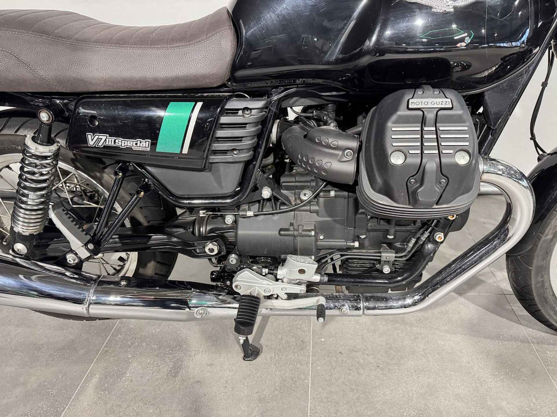 Moto Guzzi V7 SPECIAL - 4/9