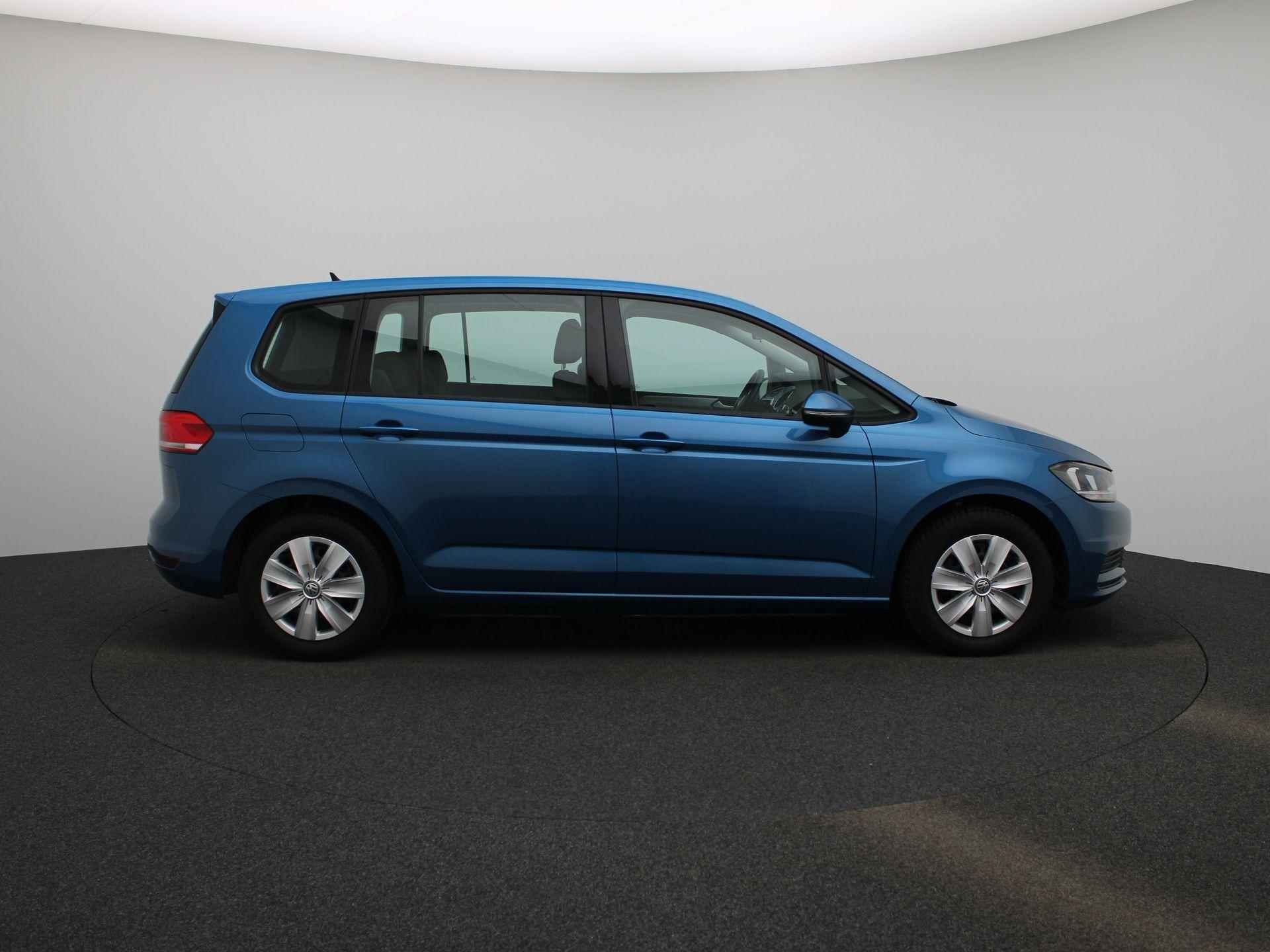 Volkswagen Touran 1.5 TSI Trendline | Navigatie | Climate-Control | Apple-carplay | Cruise-Control | Parkeersensoren | - 6/34