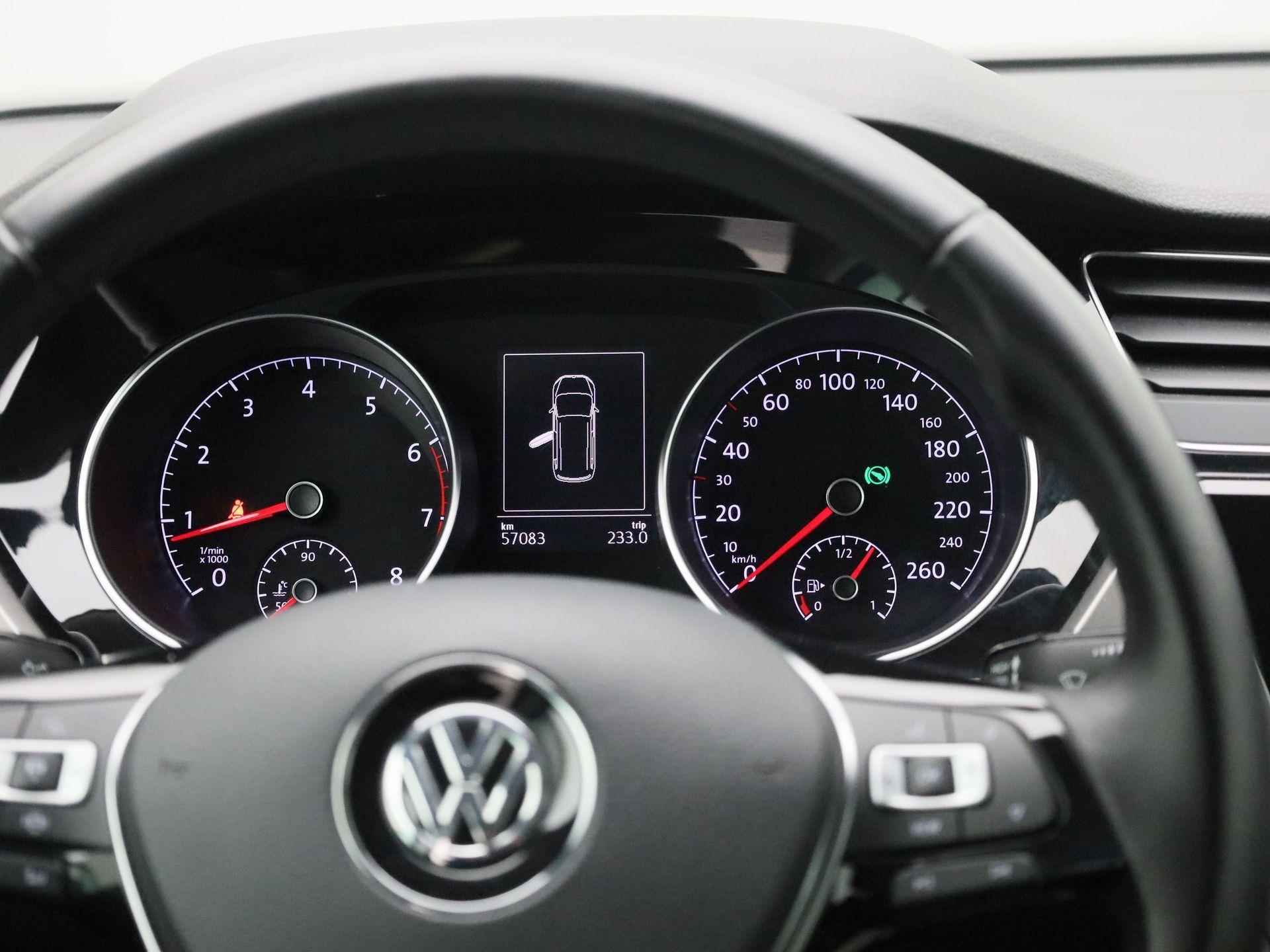 Volkswagen Touran 1.5 TSI Trendline | Navigatie | Climate-Control | Apple-carplay | Cruise-Control | Parkeersensoren | - 8/34