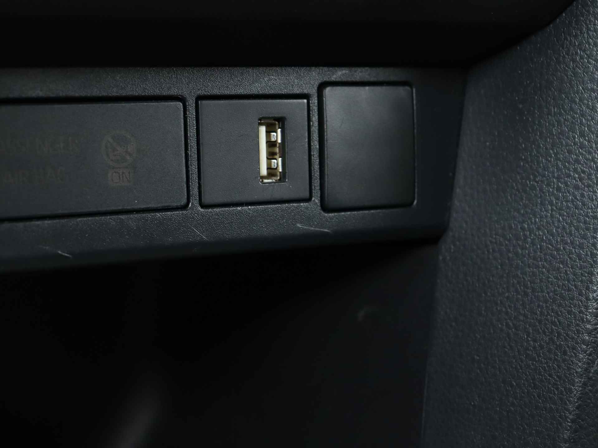 Toyota Yaris Cross 1.5 Hybrid Dynamic | Navigatie | Apple CarPlay | Camera | - 34/41