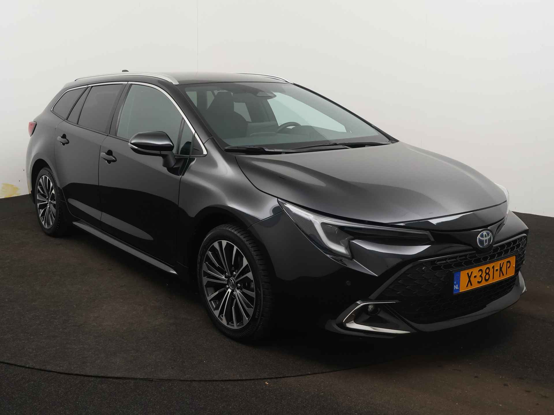 Toyota Corolla Touring Sports 1.8 Hybrid First Edition | Camera | Parkeersensoren | Half leder | Climate Control | Stoelverwarming | Draadloze telefoonlader | Cruise Control Adaptief | - 29/49