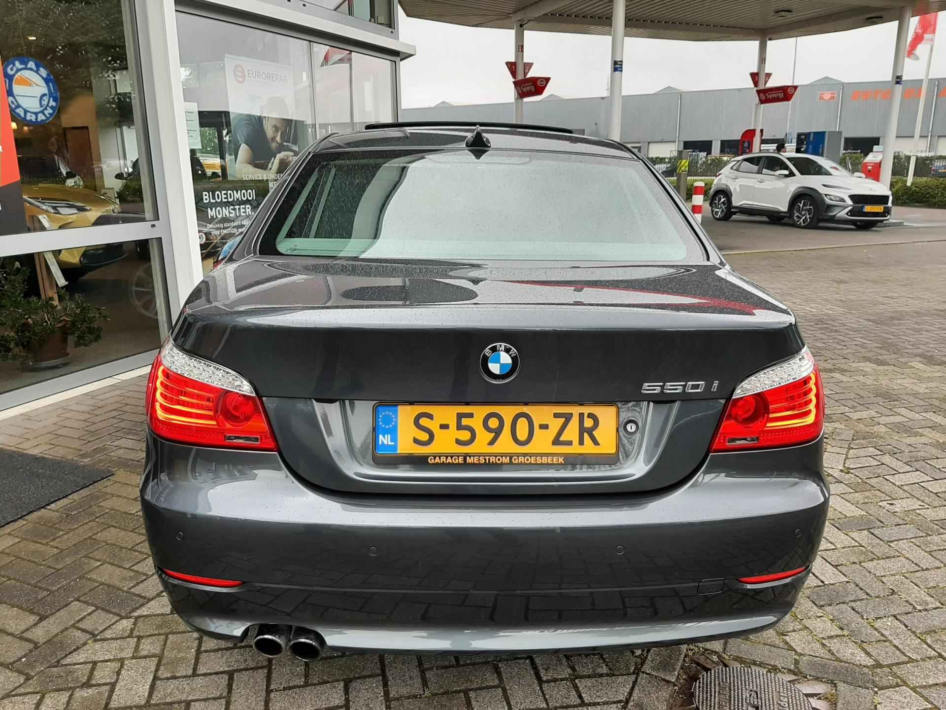 BMW 5-serie 550i High Executive - Youngtimer- Full options - 3/23