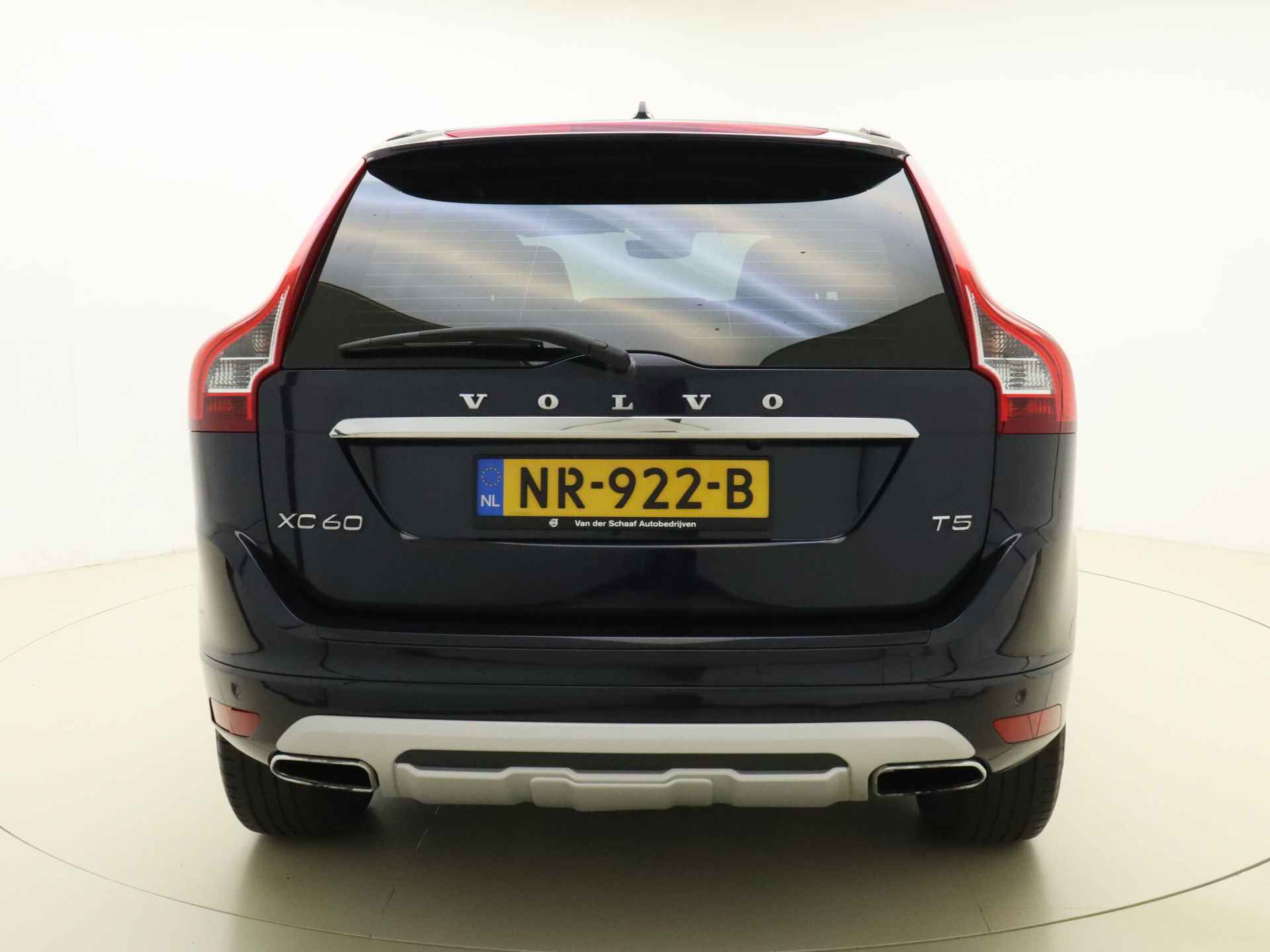 Volvo XC60 T5 245pk Automaat Polar+ / Niveauregeling / Panoramadak / DAB / Elektr. Stoelen / H&K Audio / Styling kit / Keyless / Stoel + Stuurw. Verwarming / - 8/40