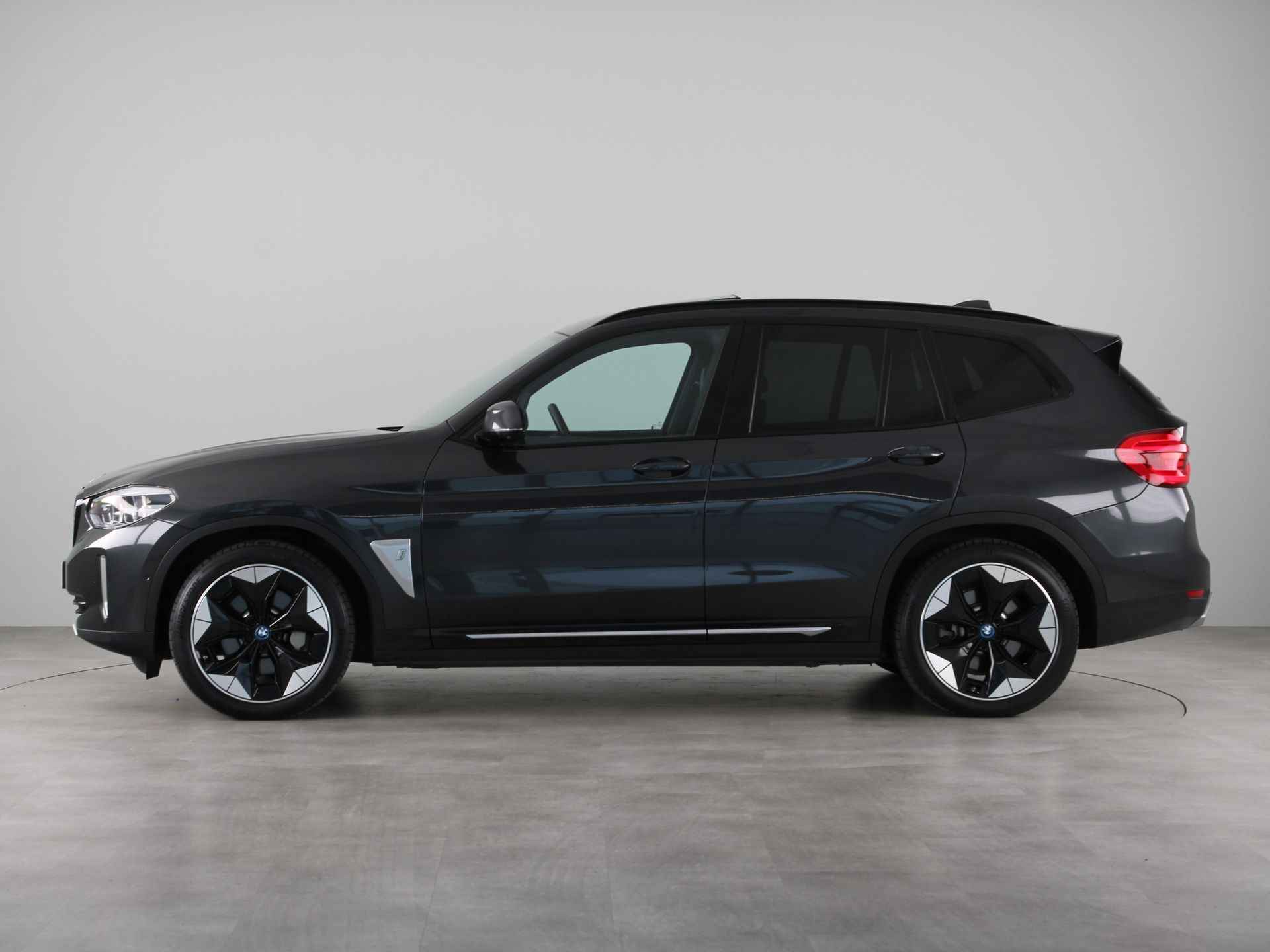 BMW iX3 80 kWh High Executive Shadow Line - 9/28