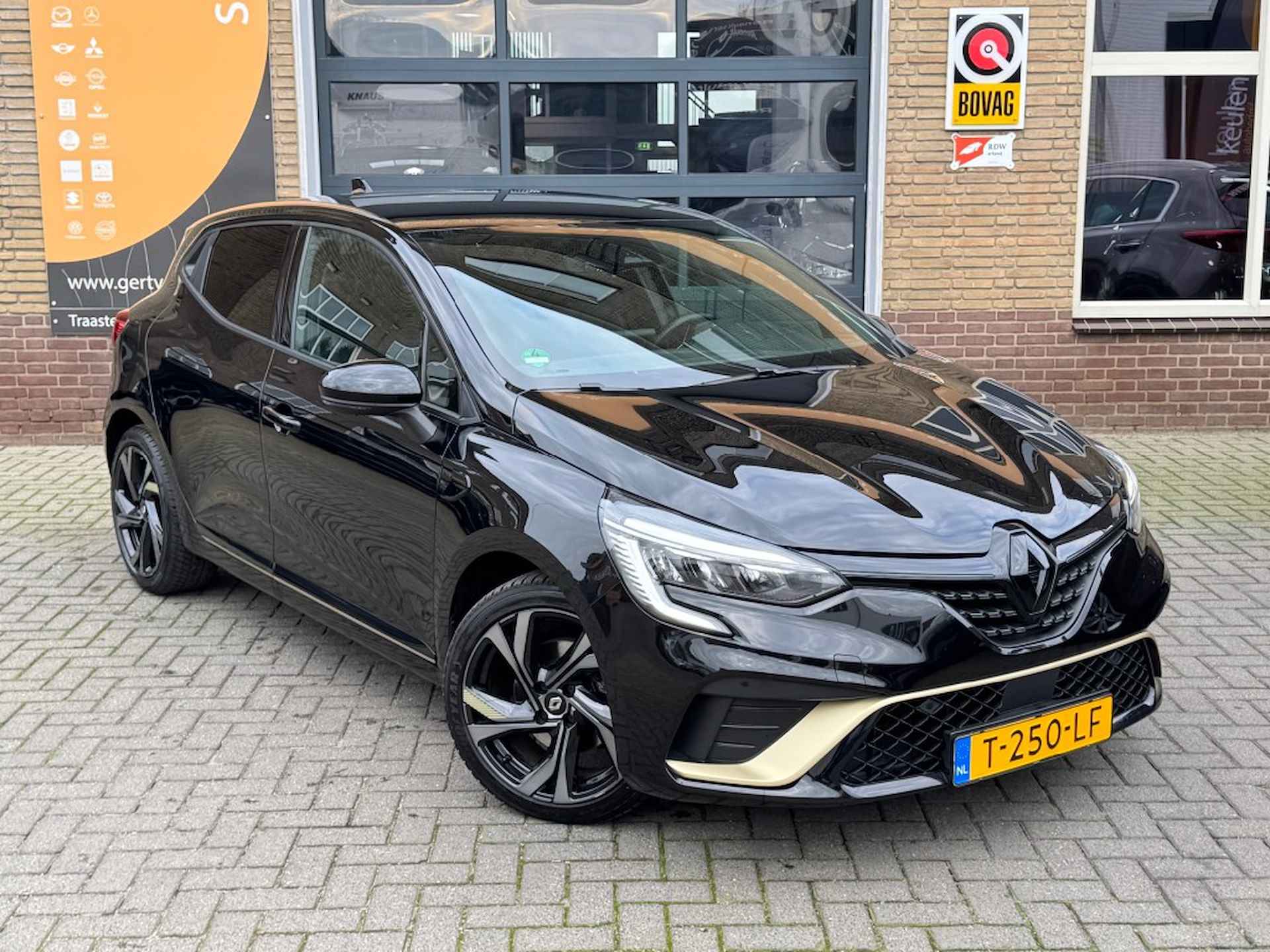 RENAULT Clio 1.6 E-TECH HYBRID 145 E-TECH ENGINEERED SPORT NL-AUTO - 19/20