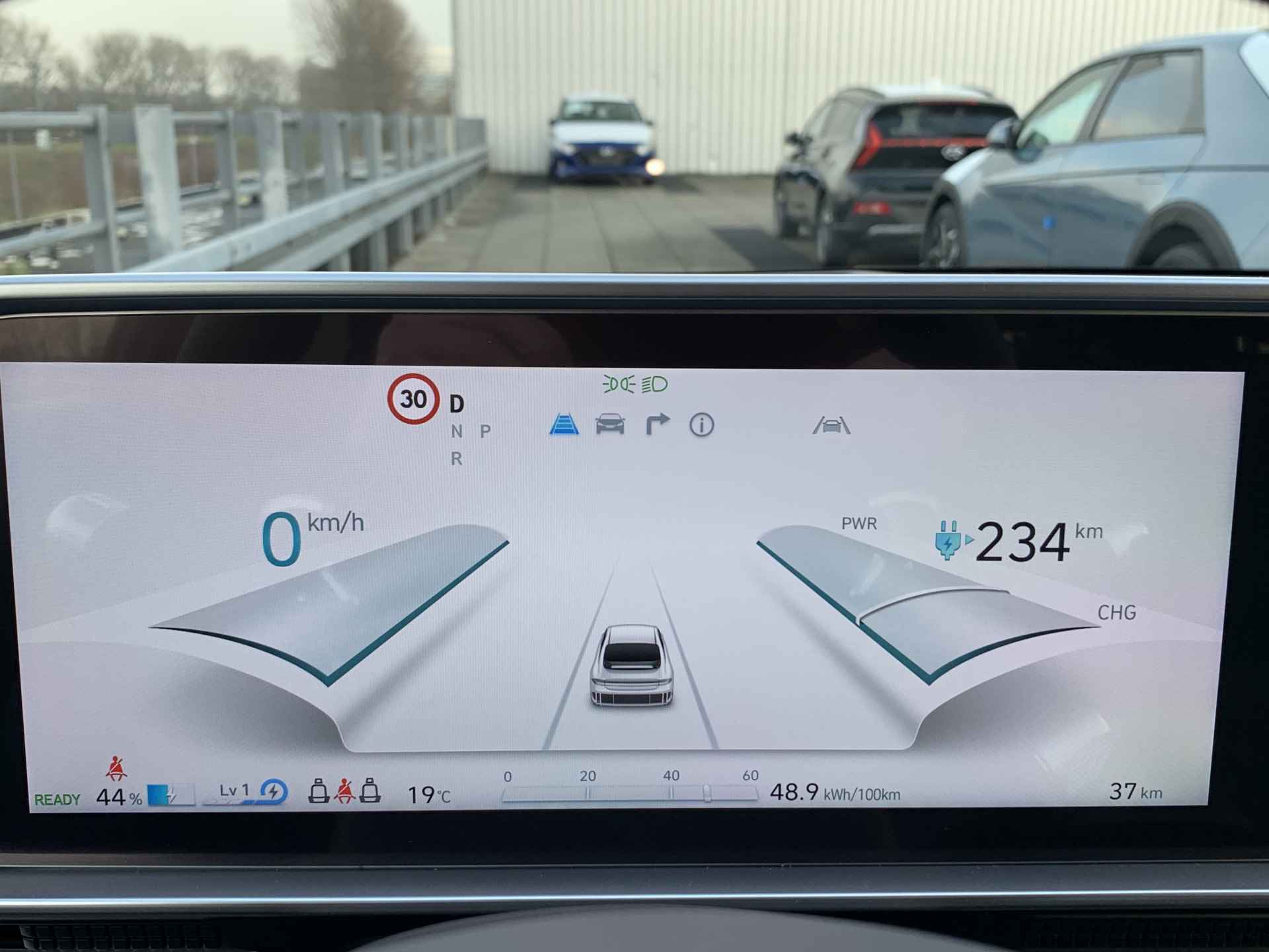 Hyundai IONIQ 6 Connect 53 kWh Volledig Elektrisch met 429 KM RANGE WLTP, Navigatie en Stoelverwarming Uit voorraad leverbaar! - 5/37