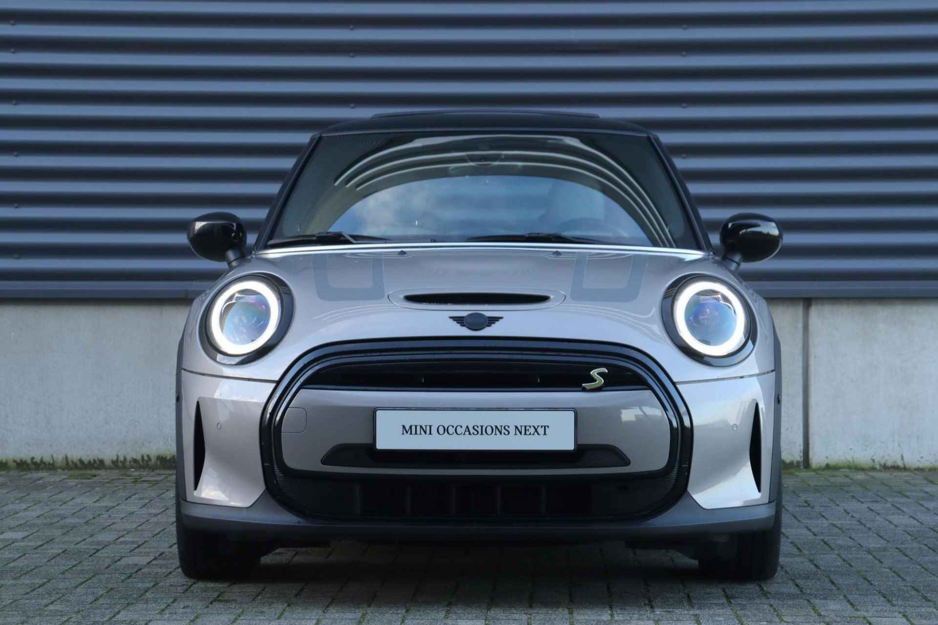 Mini 3-deurs Electric | Classic + Comfort Plus Pakket + Panodak + Adaptive Cruise Control + Harman Kardon + Comfort Acces + 17'' LMV - 3/28