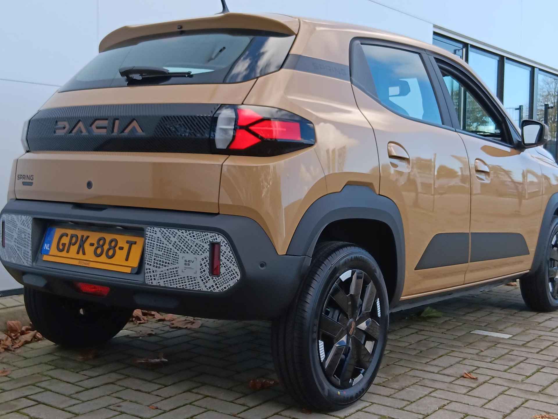 Dacia Spring Extreme 65 26.8 kWh Navigatie / Apple Carplay-Android Auto / Airco / Parkeersensoren + Camera - 26/41