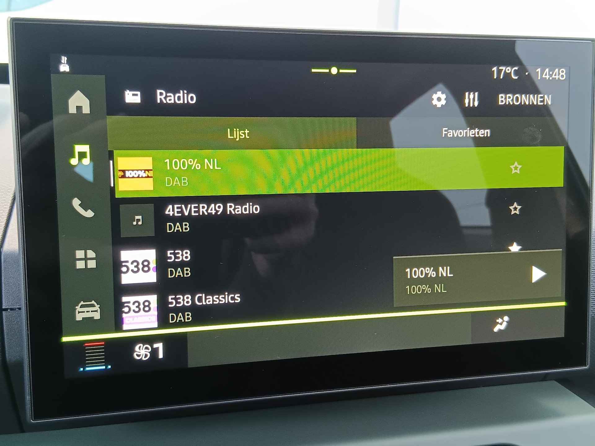 Dacia Spring Extreme 65 26.8 kWh Navigatie / Apple Carplay-Android Auto / Airco / Parkeersensoren + Camera - 30/41