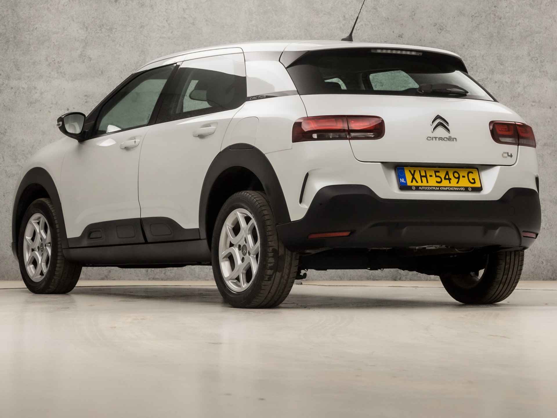 Citroën C4 Cactus 1.2 PureTech Sport (APPLE CARPLAY, NAVIGATIE, DIGITAL COCKPIT, SPORTSTOELEN, LM VELGEN, LANE ASSIST, CRUISE, DAB+, NIEUWSTAAT) - 3/33