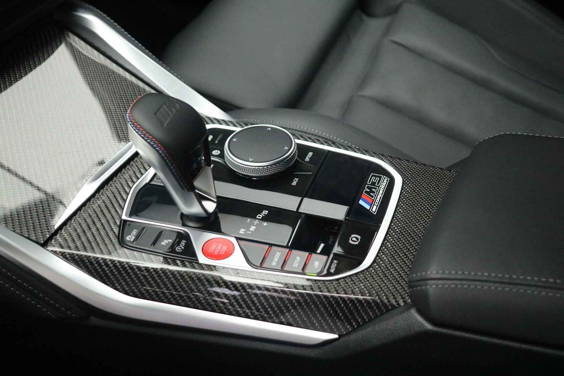 BMW 3 Serie M3 xDrive Competition High Executive Automaat / M Drive Professional / Laserlight / M Sportstoelen / M Carbon-keramisch remmen / M Adaptief onderstel / Gesture Control - 17/31