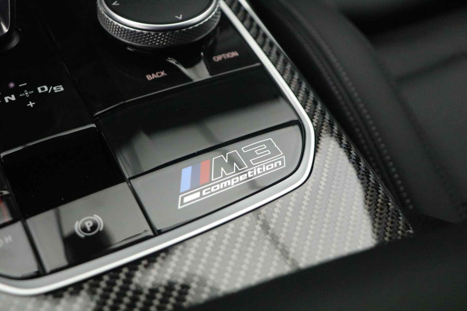 BMW 3 Serie M3 xDrive Competition High Executive Automaat / M Drive Professional / Laserlight / M Sportstoelen / M Carbon-keramisch remmen / M Adaptief onderstel / Gesture Control - 25/31