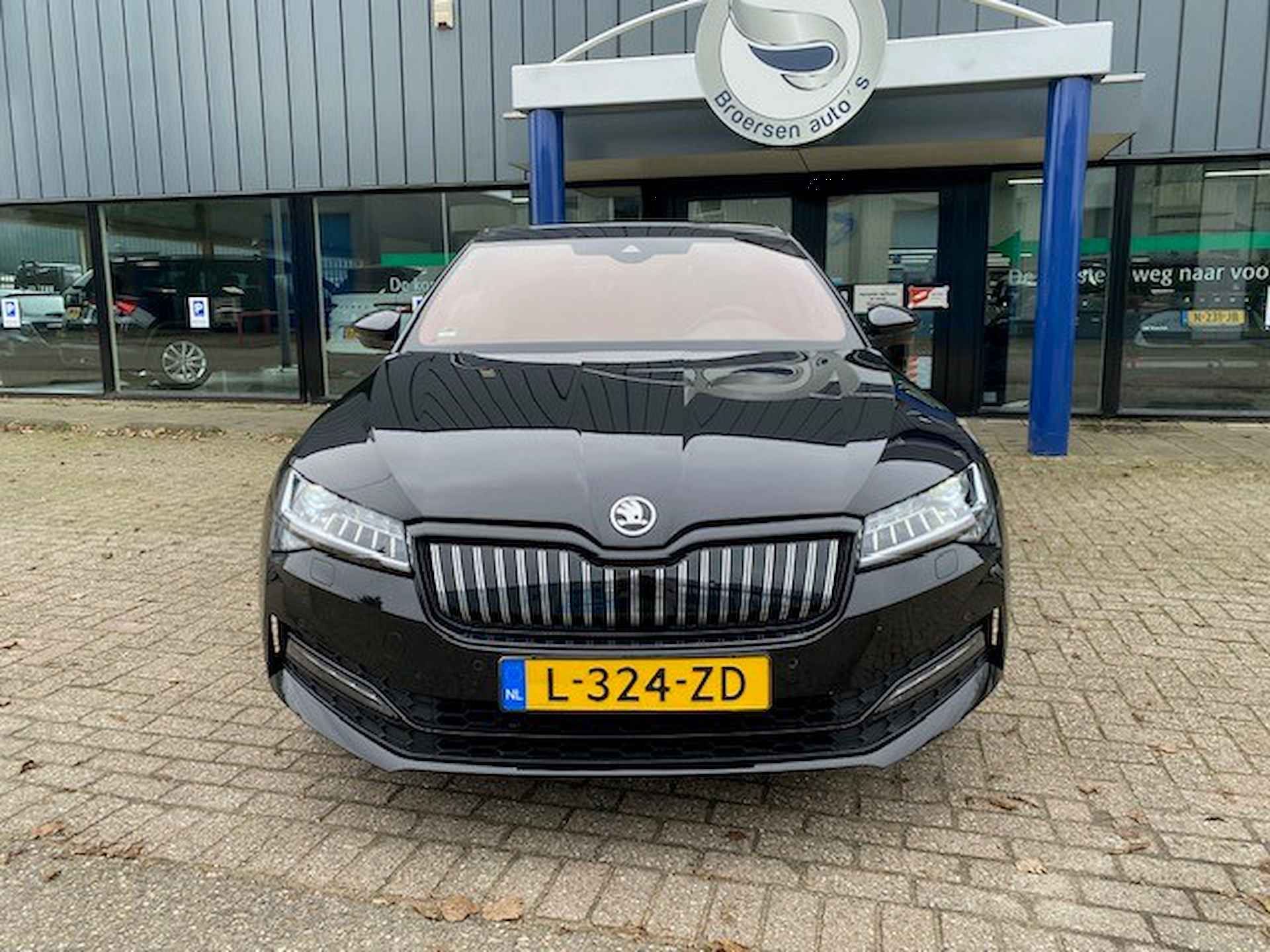 Skoda Superb 1.4 TSI PHEV 217pk DSG-6 Sportline Business Met Trekhaak, Stuur, stoel en voorruitverw. - 2/39