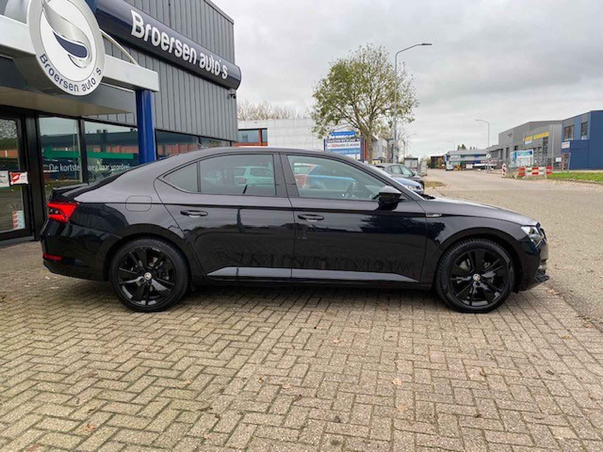 Skoda Superb 1.4 TSI PHEV 217pk DSG-6 Sportline Business Met Trekhaak, Stuur, stoel en voorruitverw. - 11/39