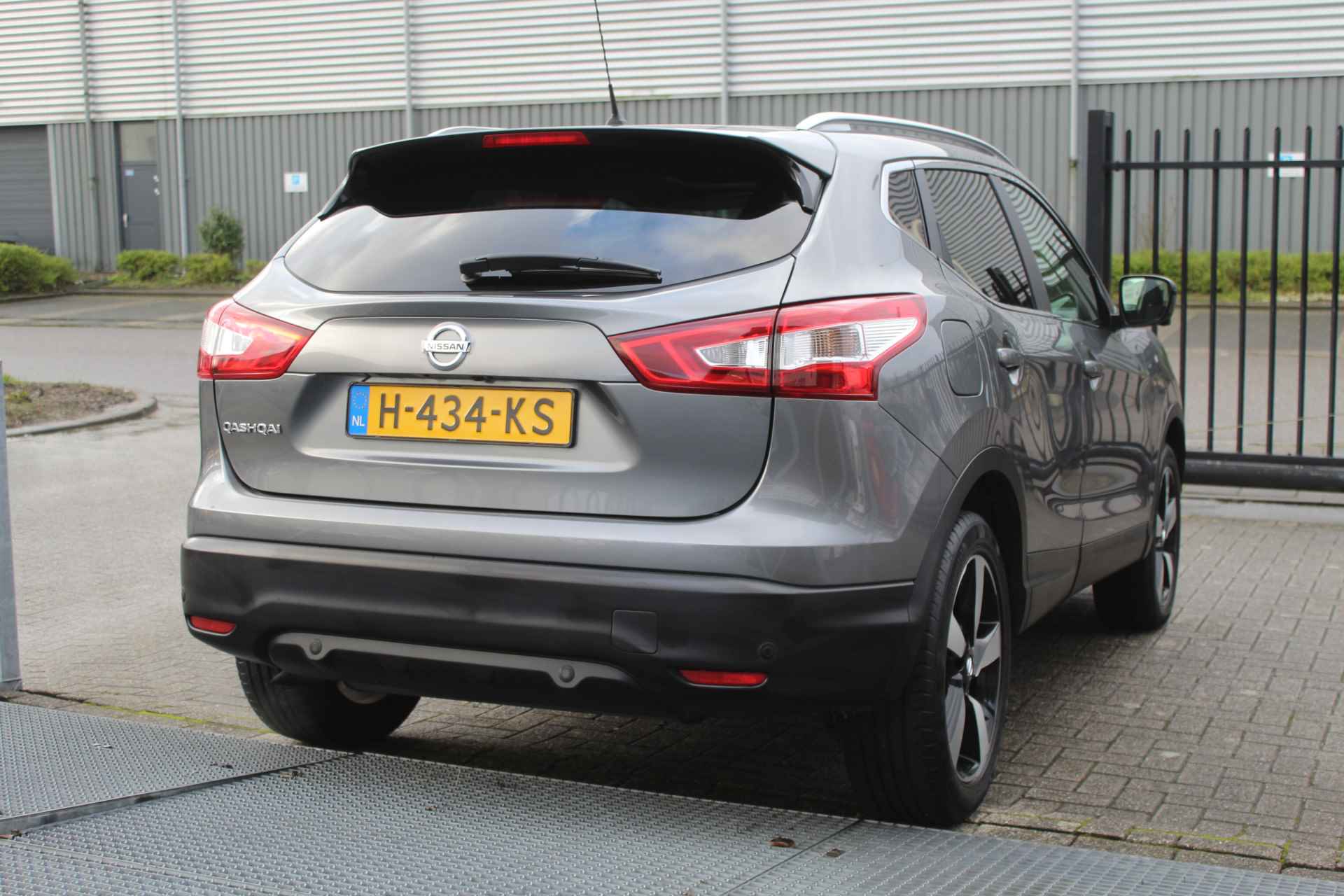 Nissan QASHQAI 1.2 Connect Edition Panoramadak/360Graden Camera/Achteruitrijcamera/Stoelverwarming/Cruise Control/Navigatie/Bluetooth/Keyless E - 9/29