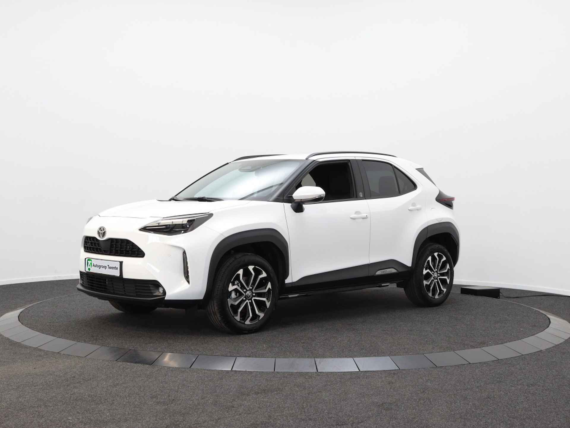 Toyota Yaris Cross 1.5 HEV 130pk Exec | Safety Pack Private Lease 559 p.m. - 12/48