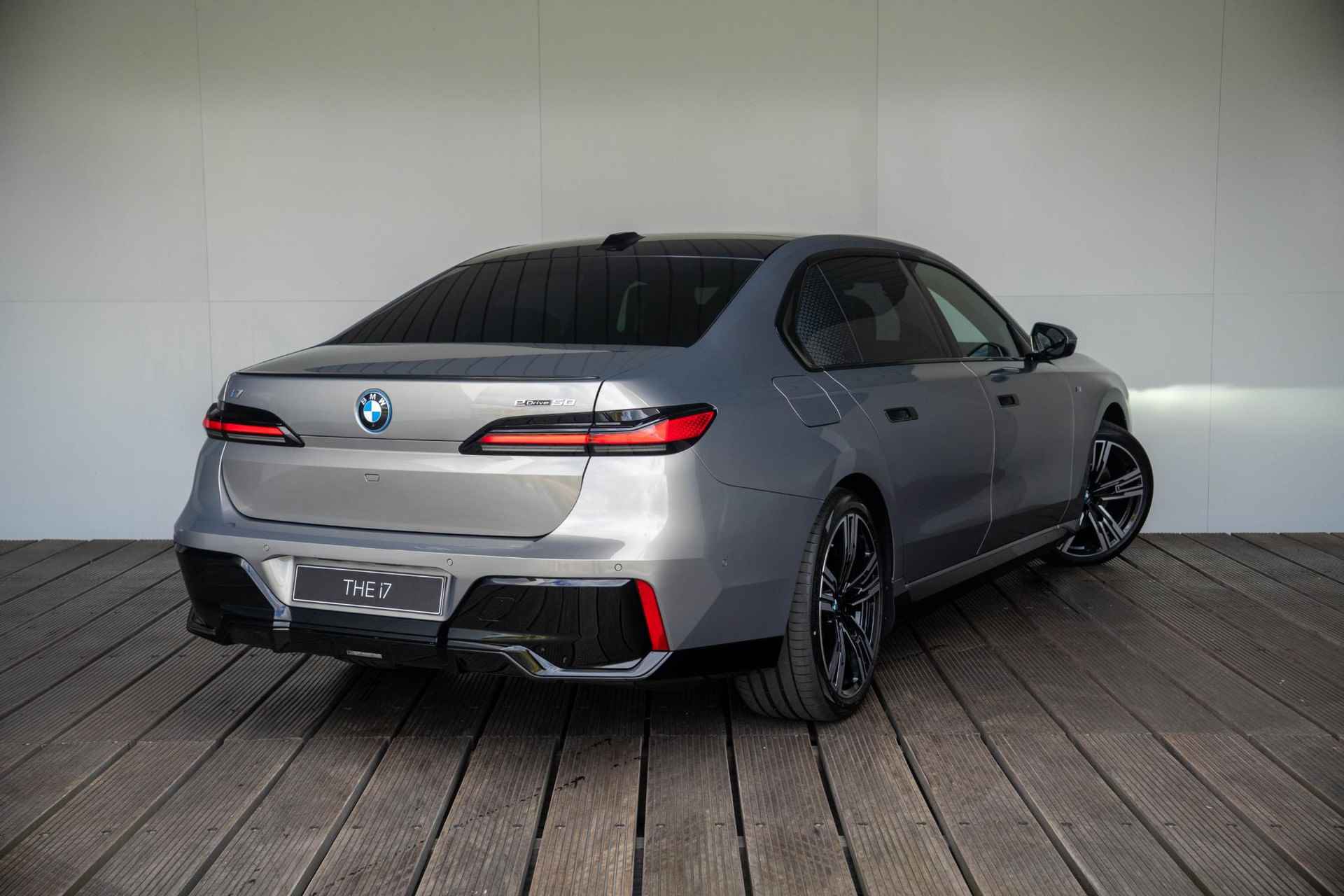 BMW i7 Sedan eDrive50 | Privilege Edition | M Sportpakket Pro | BMW Individual Interieur | Innovation Package | Executive Pack | Connosseur Pack - 2/76