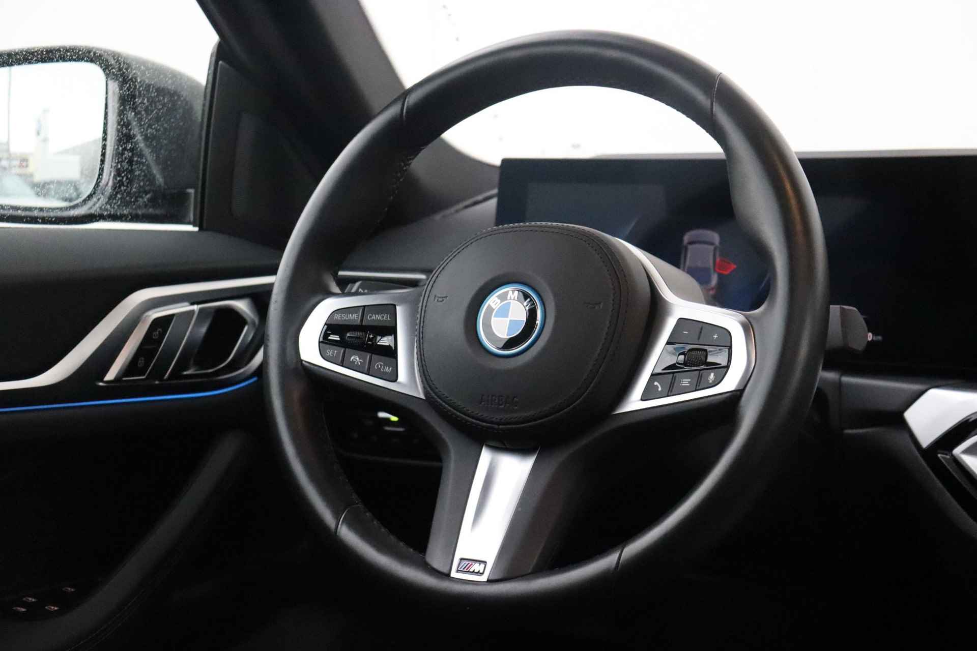 BMW i4 eDrive40 84 kWh M-Sportpakket / Adaptieve Cruise / Elektrische verstelbare voorstoelen / elektrische panoramadak / - 15/32