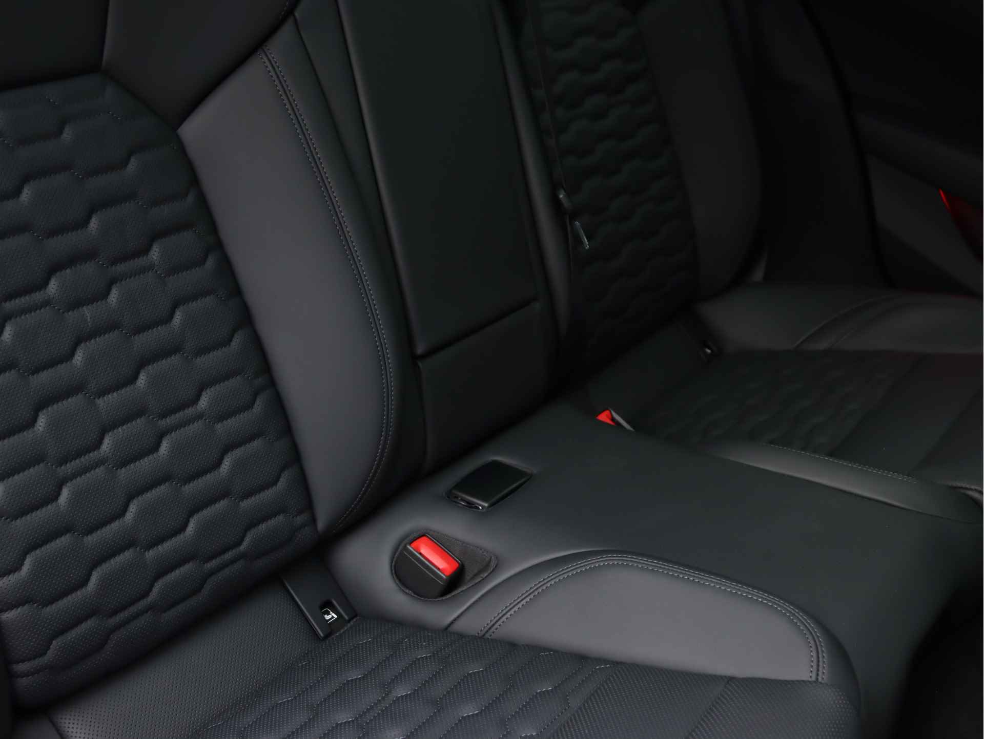 Audi e-tron GT 476pk | 95Kwh | Vierwielbesturing | Luchtvering | Concaver 22" Exclusive wielen | Panoramadak | B&O - 10/60