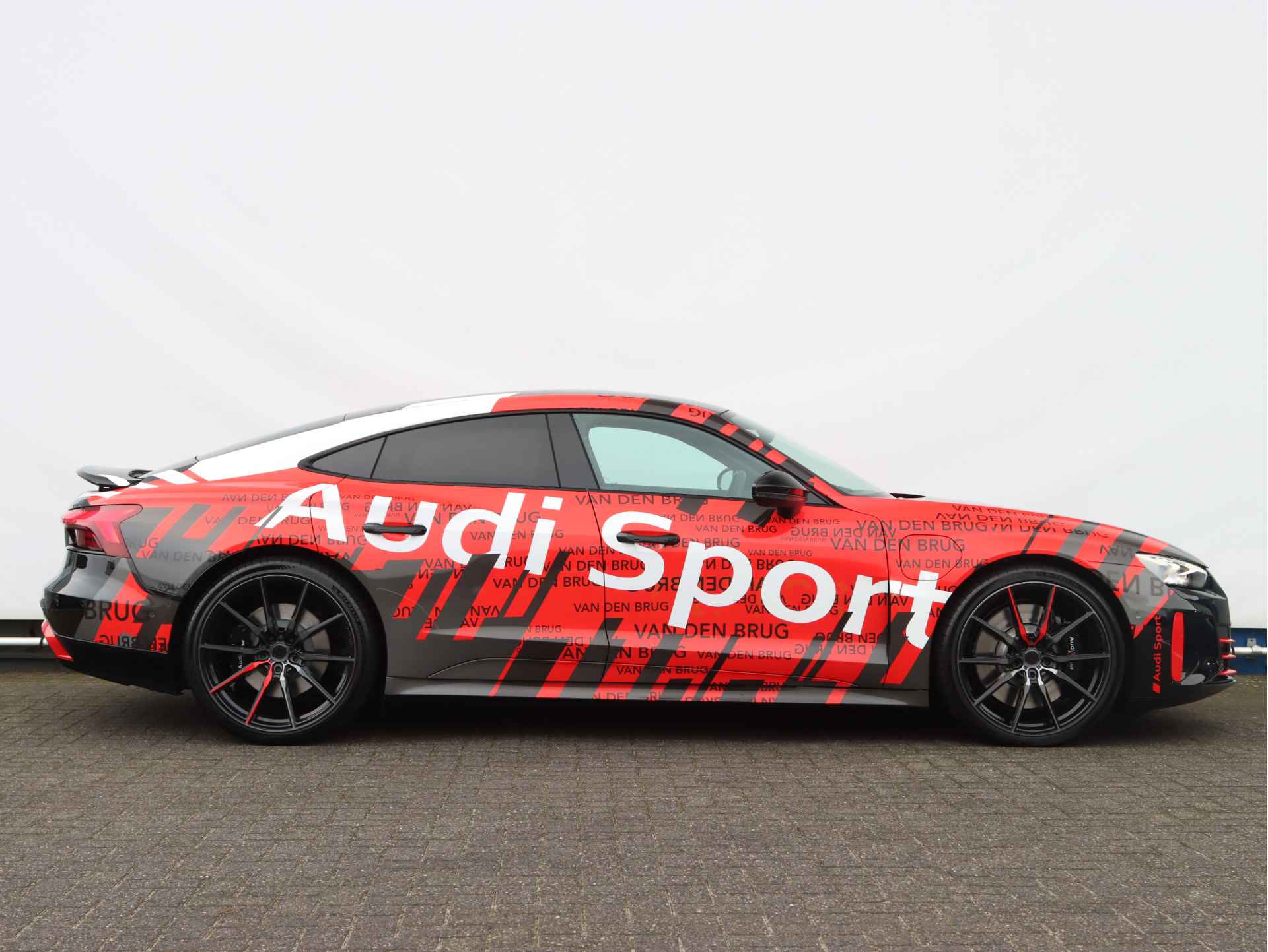 Audi e-tron GT 476pk | 95Kwh | Vierwielbesturing | Luchtvering | Concaver 22" Exclusive wielen | Panoramadak | B&O - 11/60