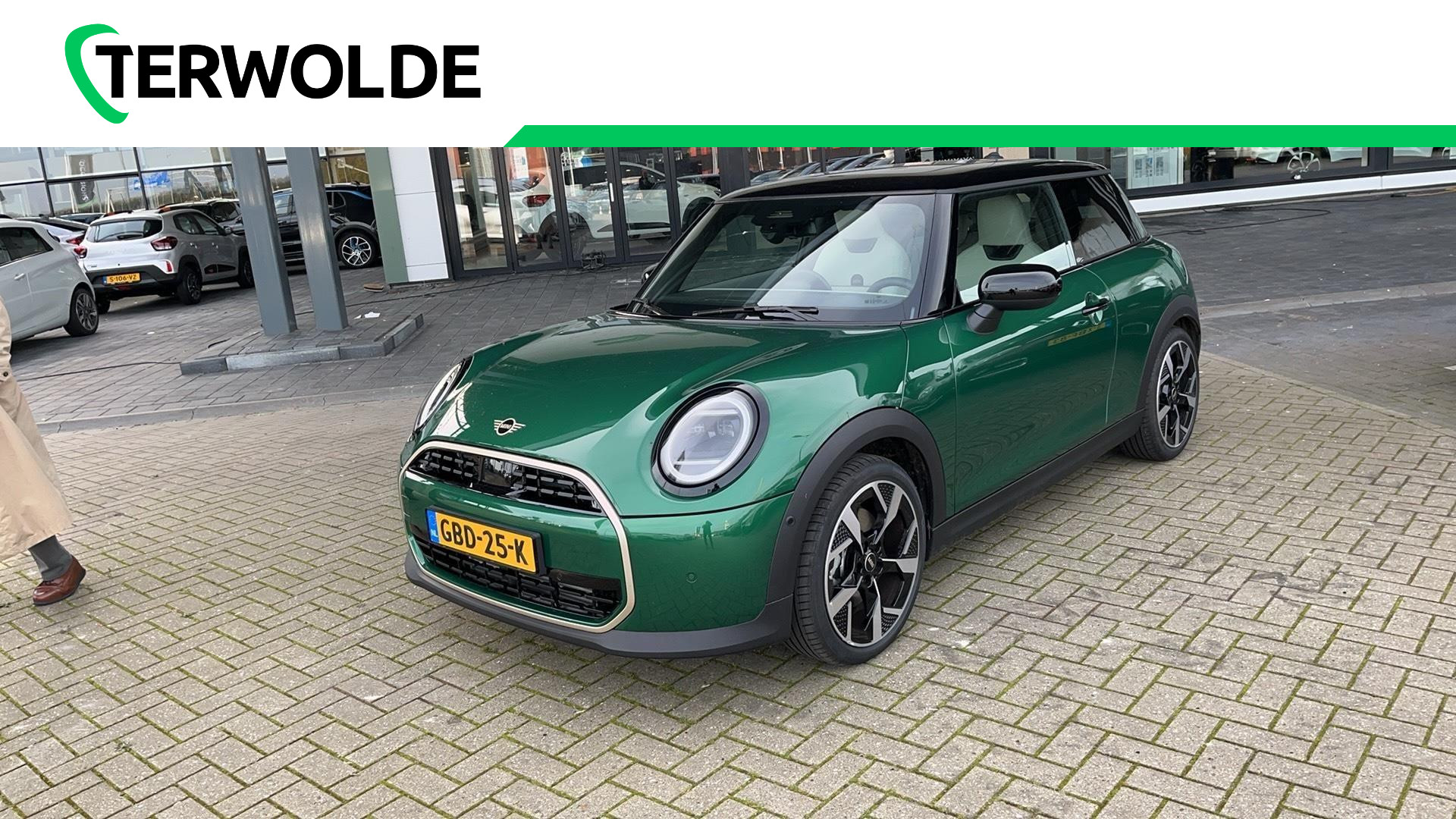 Mini Mini 1.5 Cooper C Favoured S Mini Mini 1.5 Cooper C Favoured