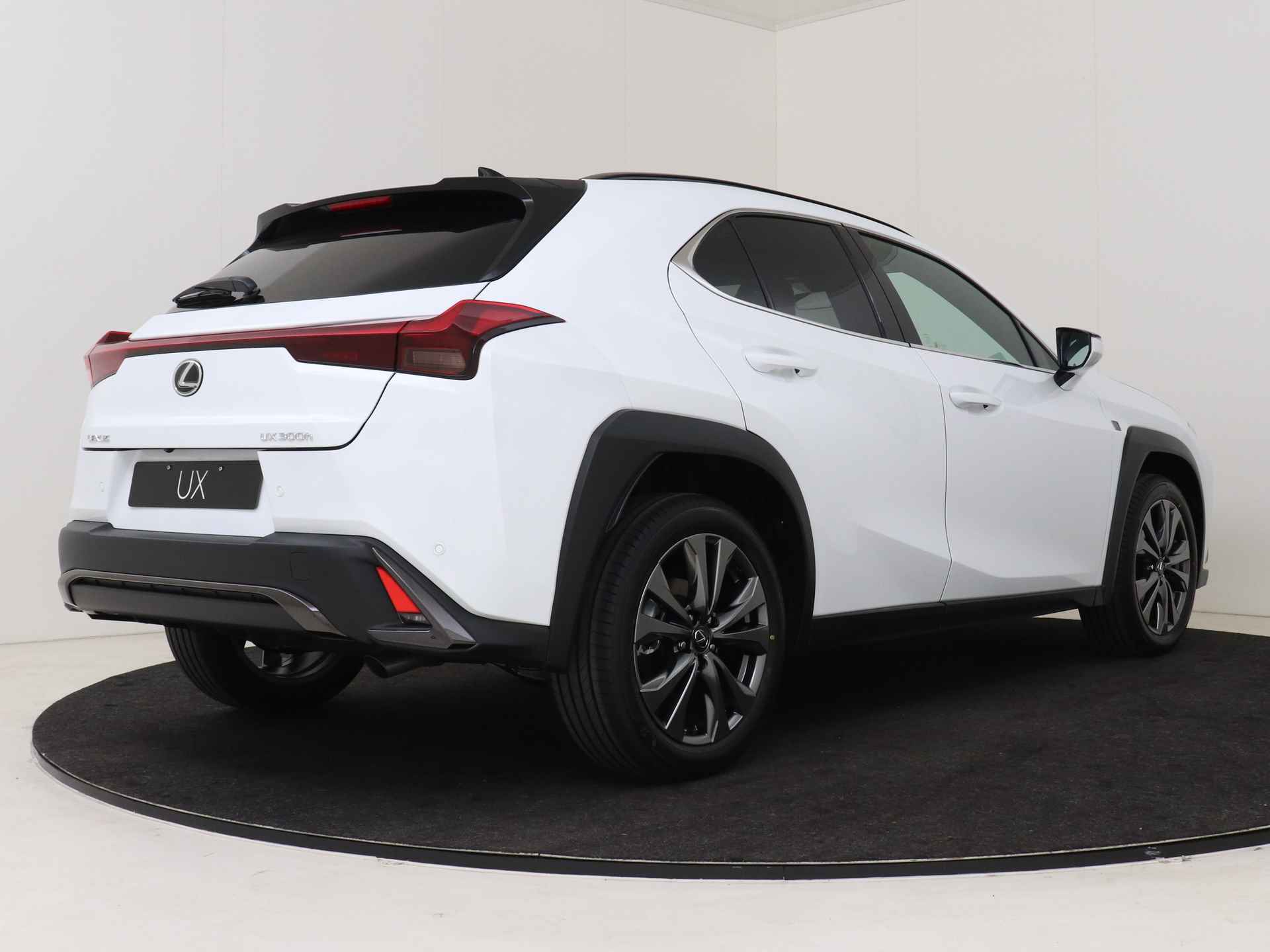 Lexus UX 300h F SPORT Design | Sunroof | Lederen Bekleding | Stoelverwarming | - 3/55