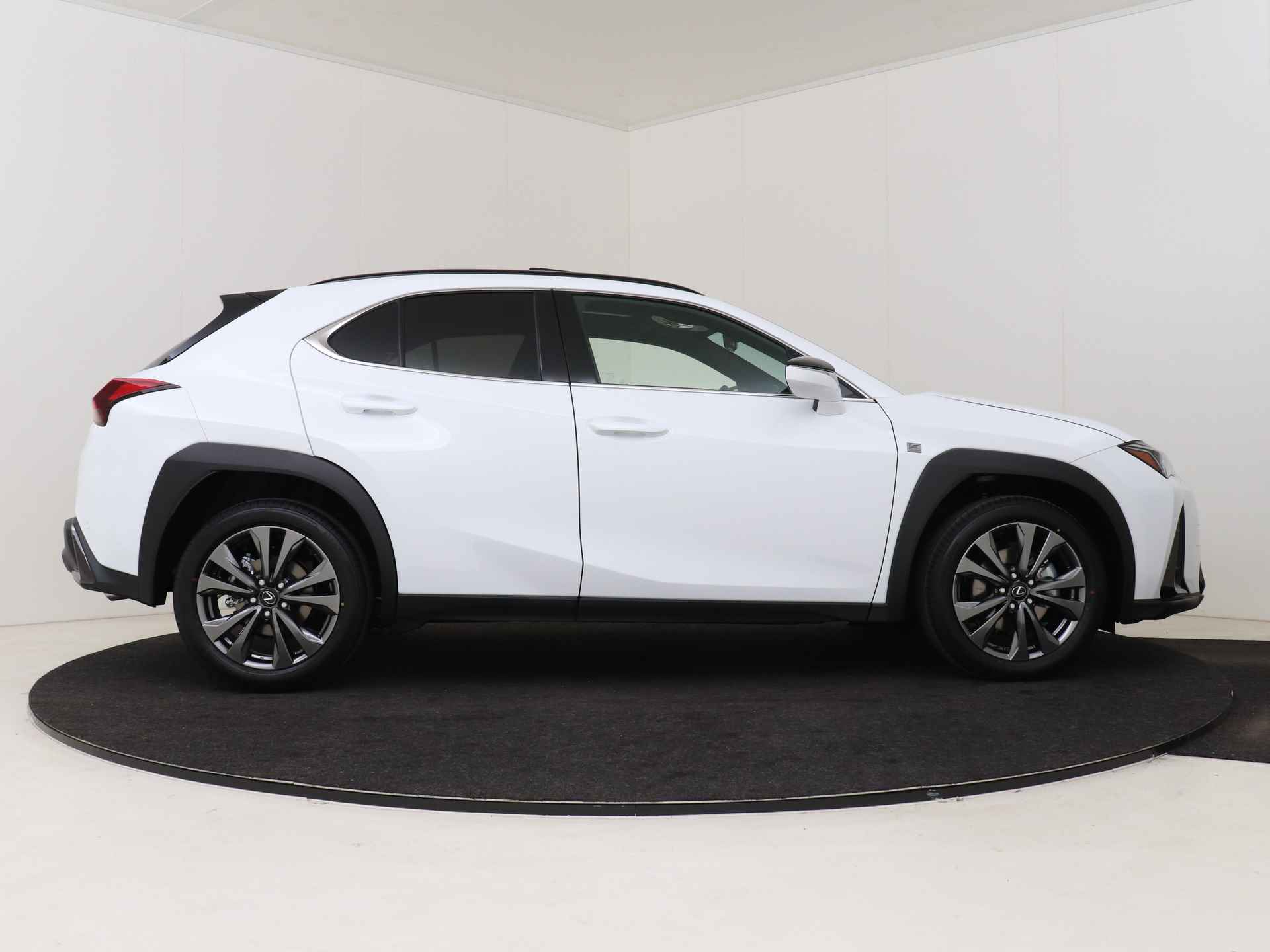 Lexus UX 300h F SPORT Design | Sunroof | Lederen Bekleding | Stoelverwarming | - 17/55