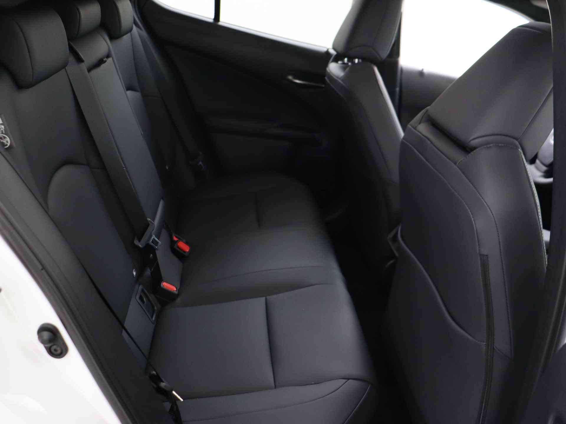 Lexus UX 300h F SPORT Design | Sunroof | Lederen Bekleding | Stoelverwarming | - 35/55