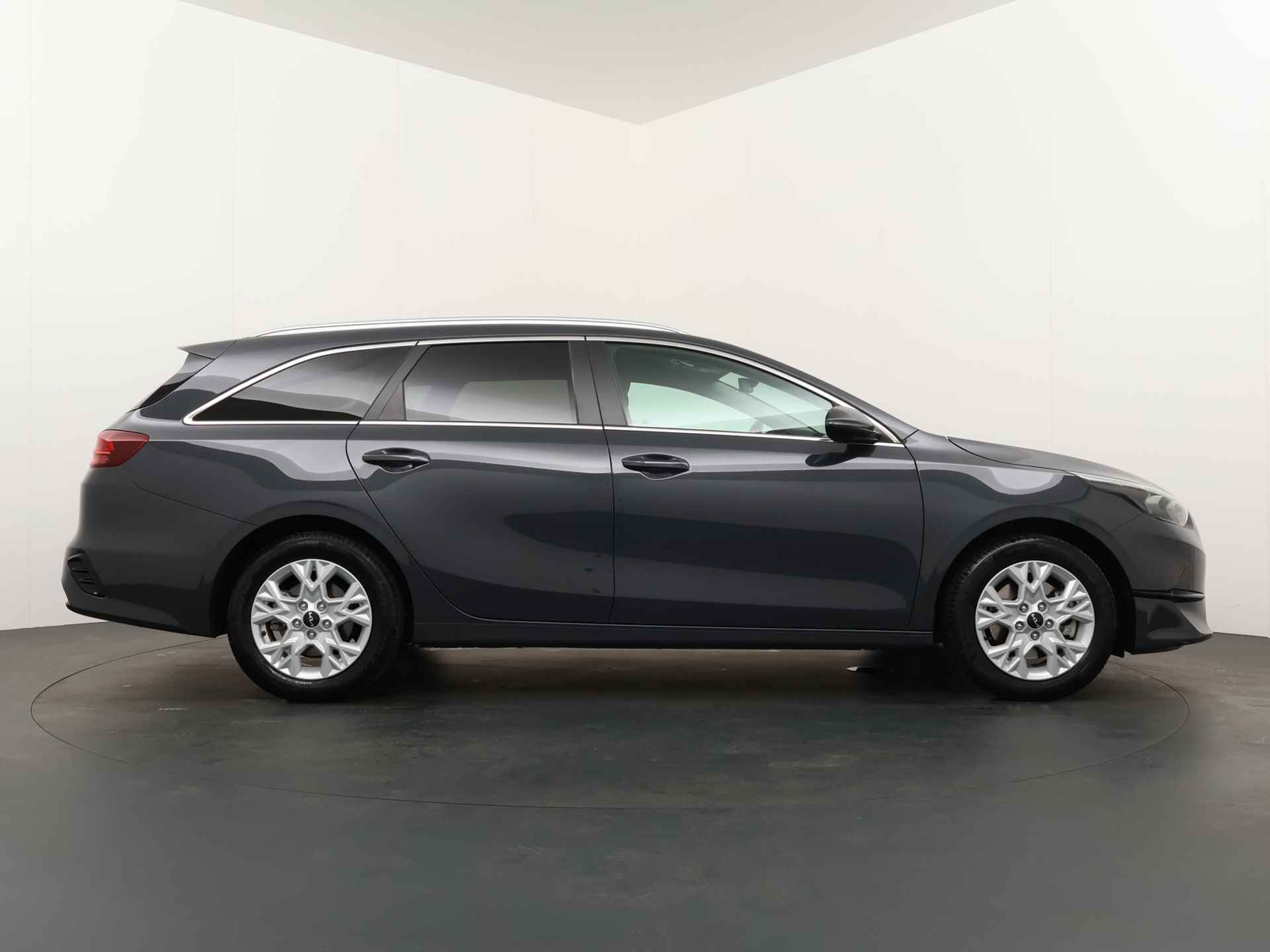 Kia Ceed Sportswagon 1.5 T-GDi MHEV DynamicPlusLine Automaat - Adaptief Cruise Control - Led - Navigatie - Climate Control - Apple/Android Carplay - Fabrieksgarantie Tot 2030 - 9/48