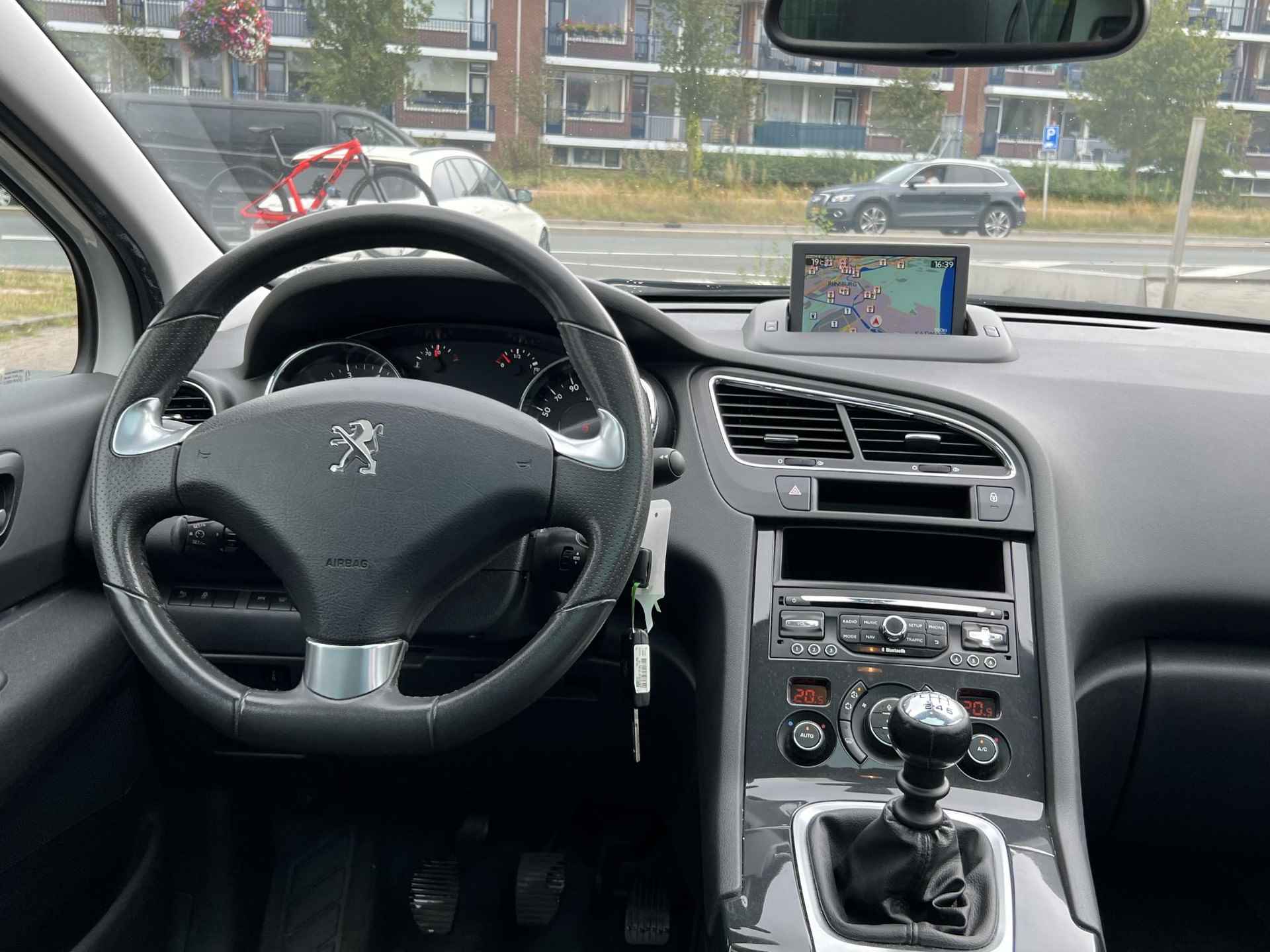 Peugeot 5008 1.2 PureTech Style 7p. Navi/Camera/Panoramadak/7-Zits/Trekhaak/GEEN AFLEVERKOSTEN - 7/27