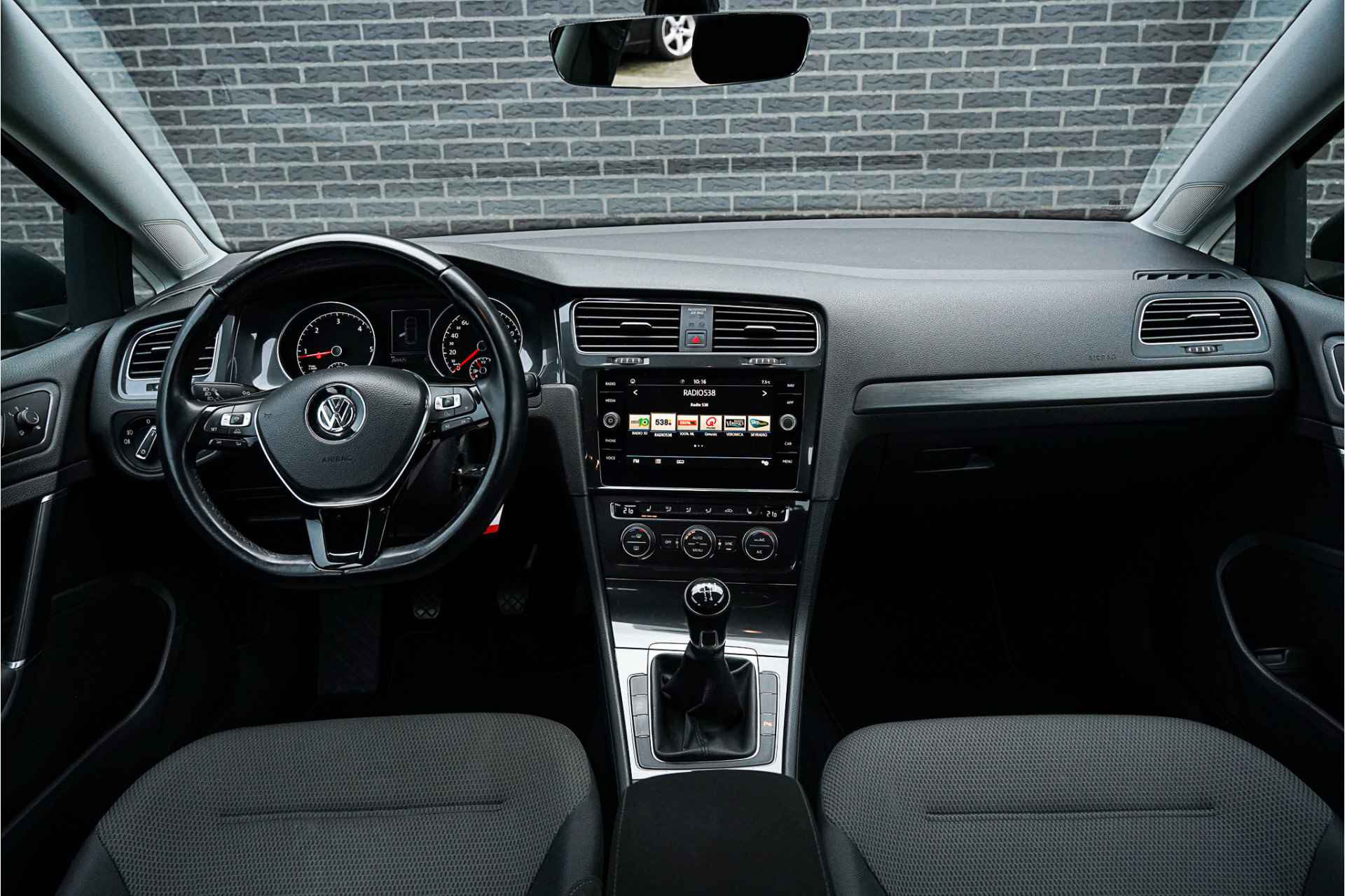 Volkswagen Golf 1.6 TDI Comfortline | Navigatie | DAB+ | Apple carplay/android auto - 2/33