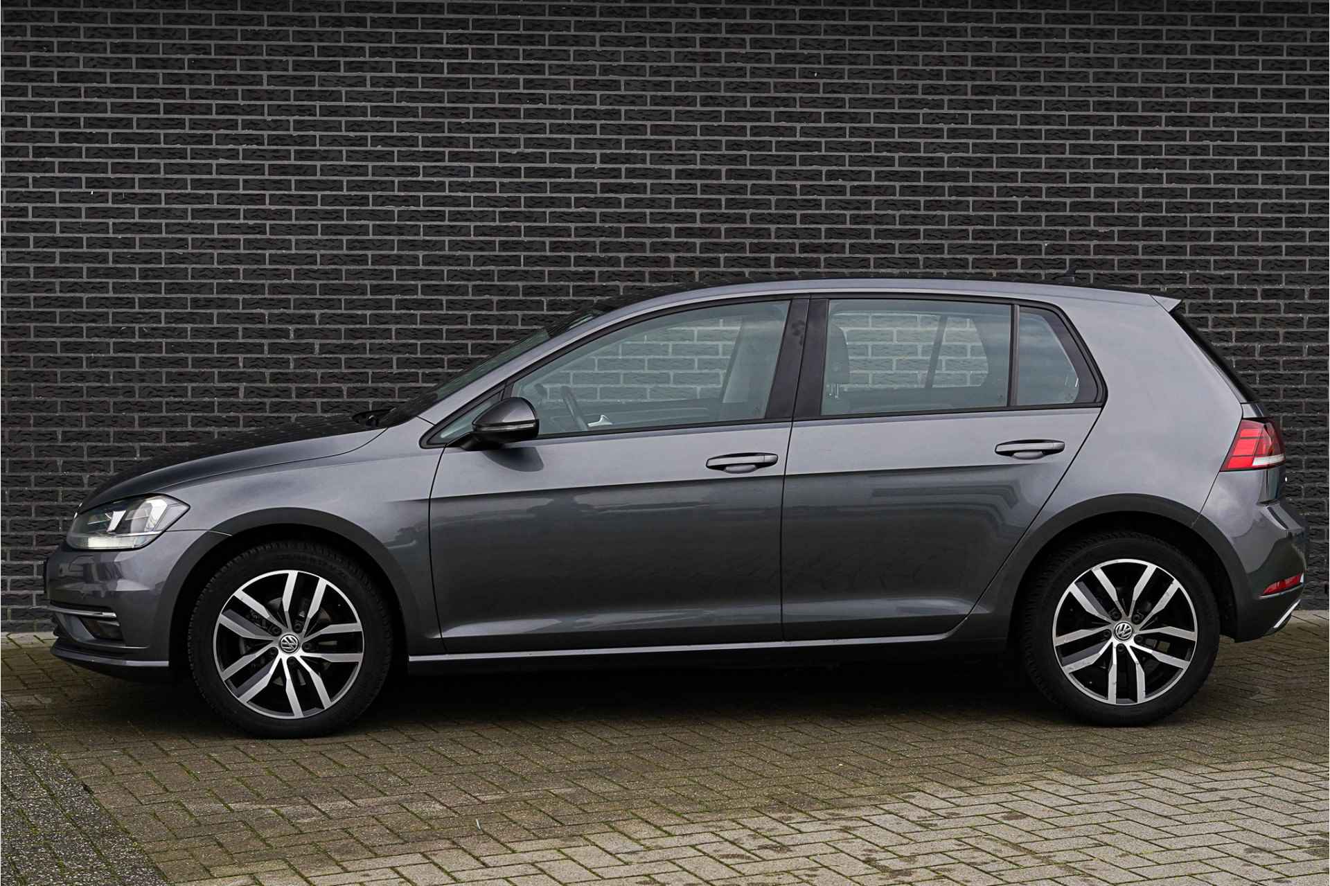 Volkswagen Golf 1.6 TDI Comfortline | Navigatie | DAB+ | Apple carplay/android auto - 8/33